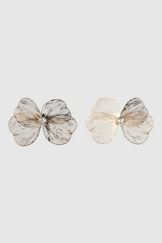 ARETES FLOR CALADA sold by Shasa