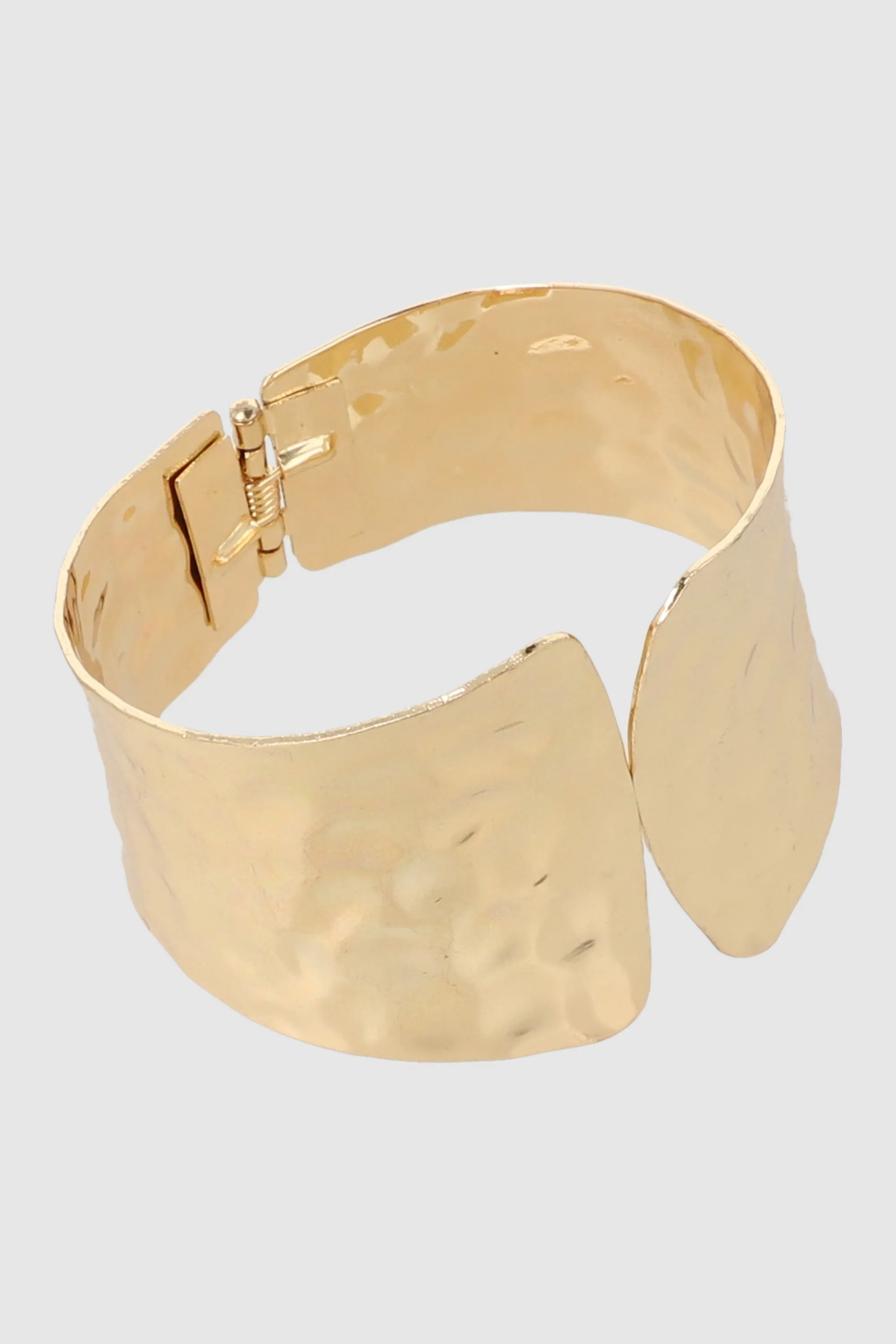 Cuff Grueso Martelinado sold by Shasa product image thumbnail 2