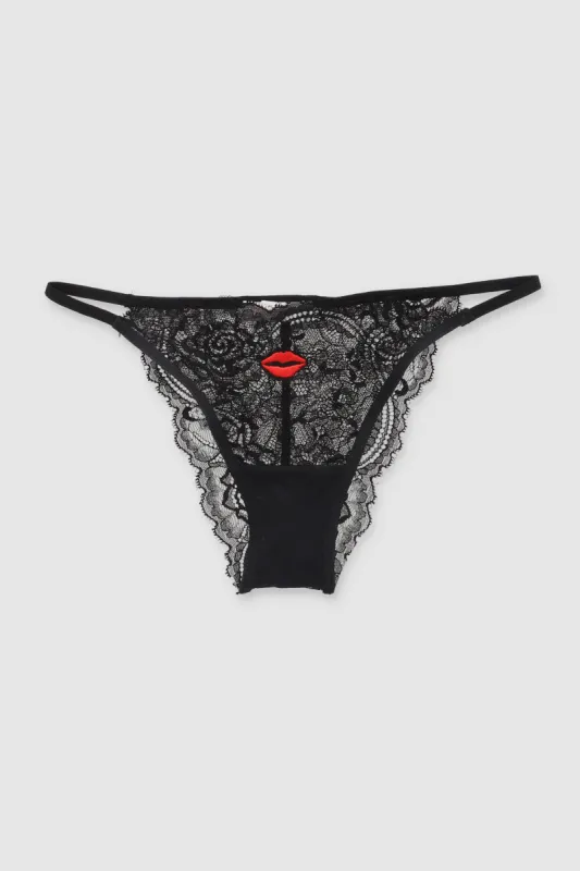 Bikini detalle bordado sold by Shasa