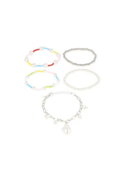 Set 5 Pulseras Perlas sold by Shasa