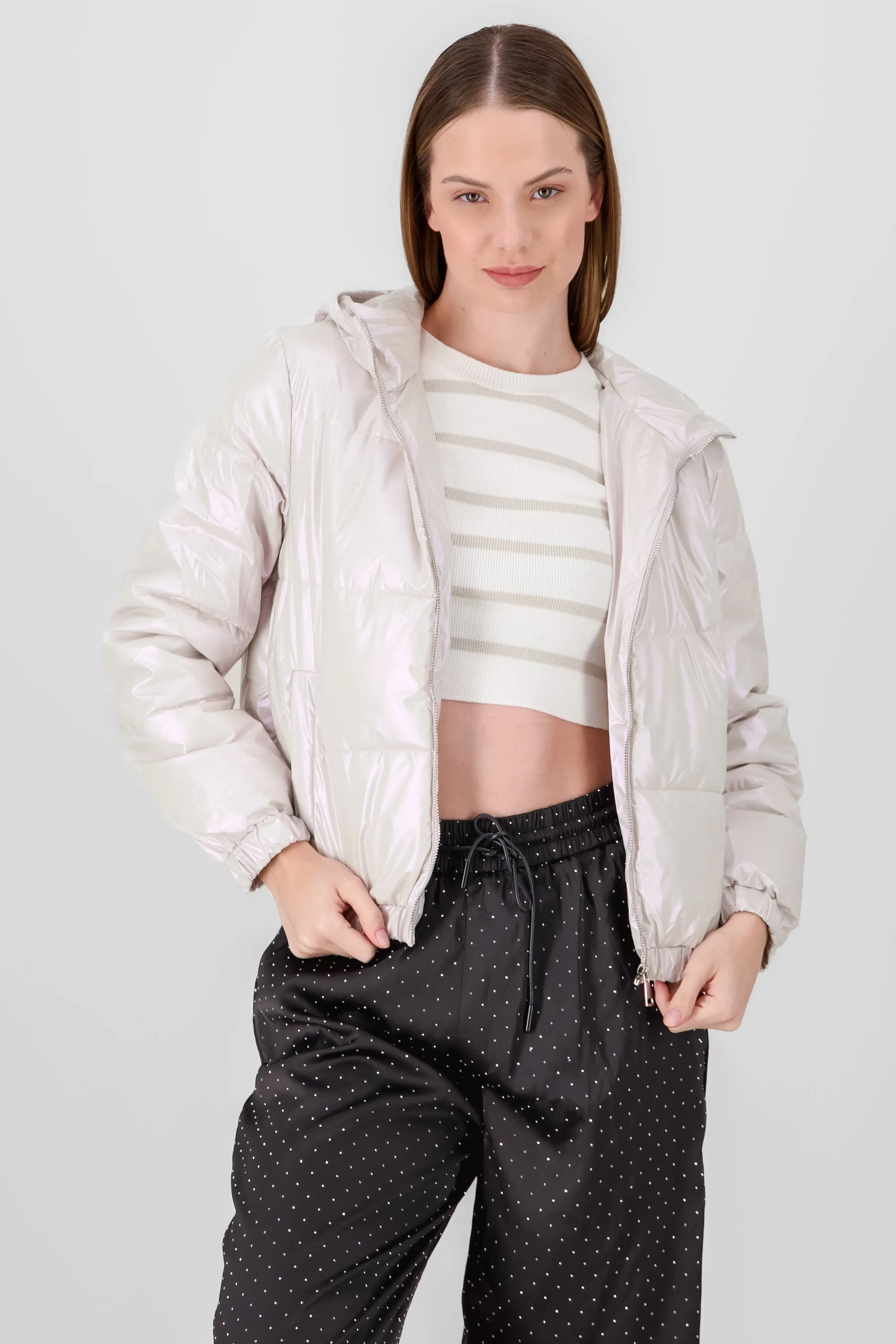 Chamarra capitonada metalica sold by Shasa