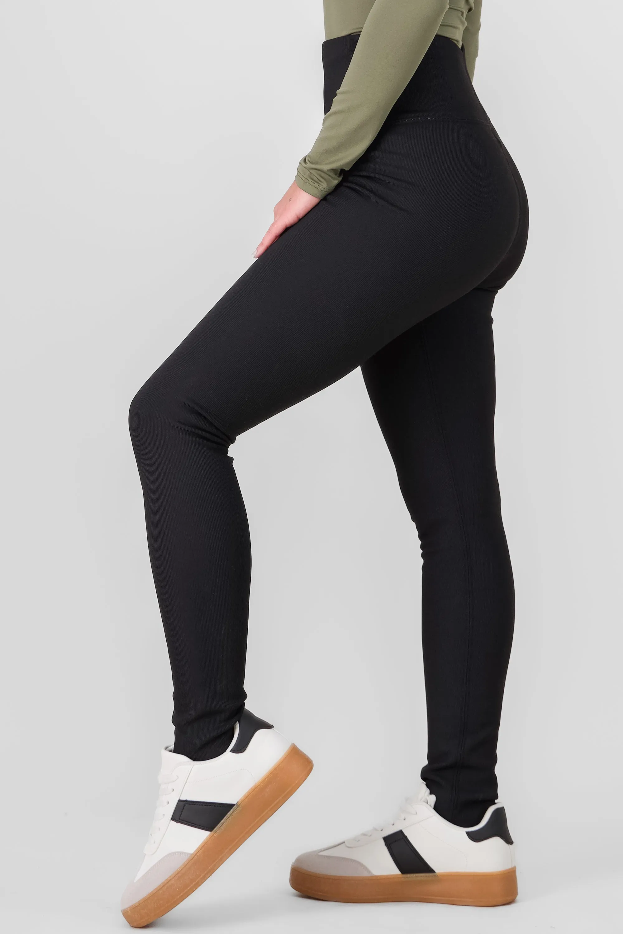 Leggings con peluche lisos sold by Shasa product image thumbnail 3