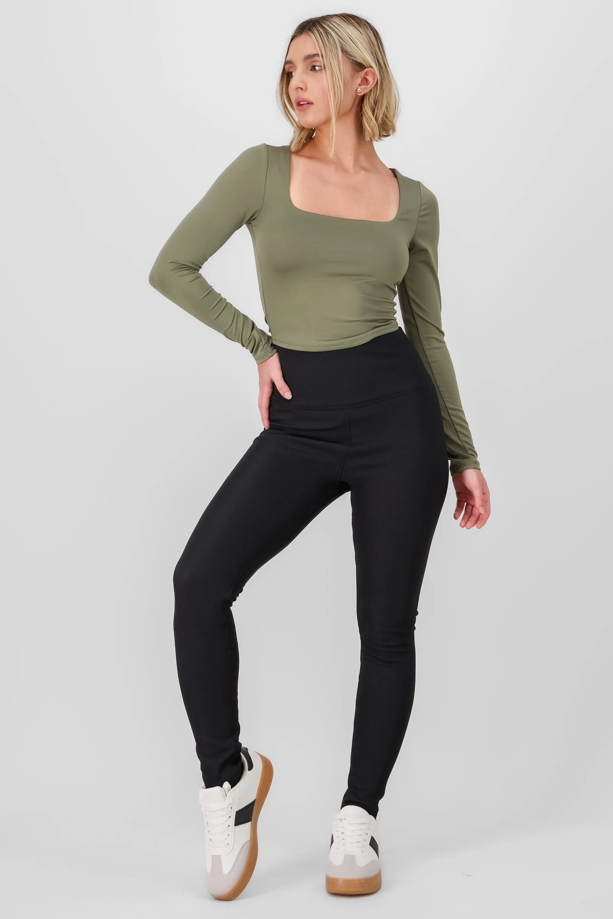 Leggings con peluche lisos sold by Shasa