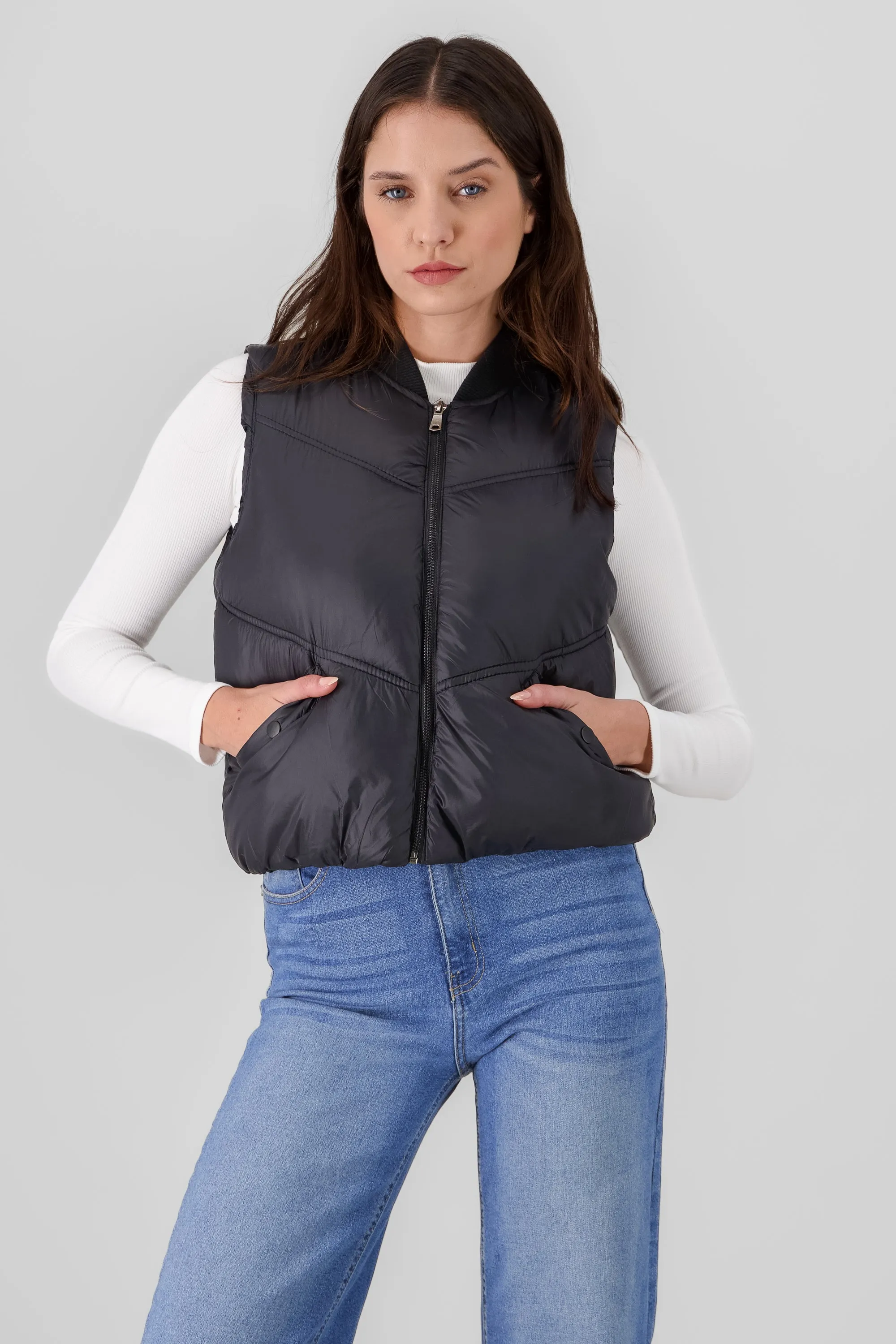 Chaleco mini puffer liso con bolsas sold by Shasa product image thumbnail 2
