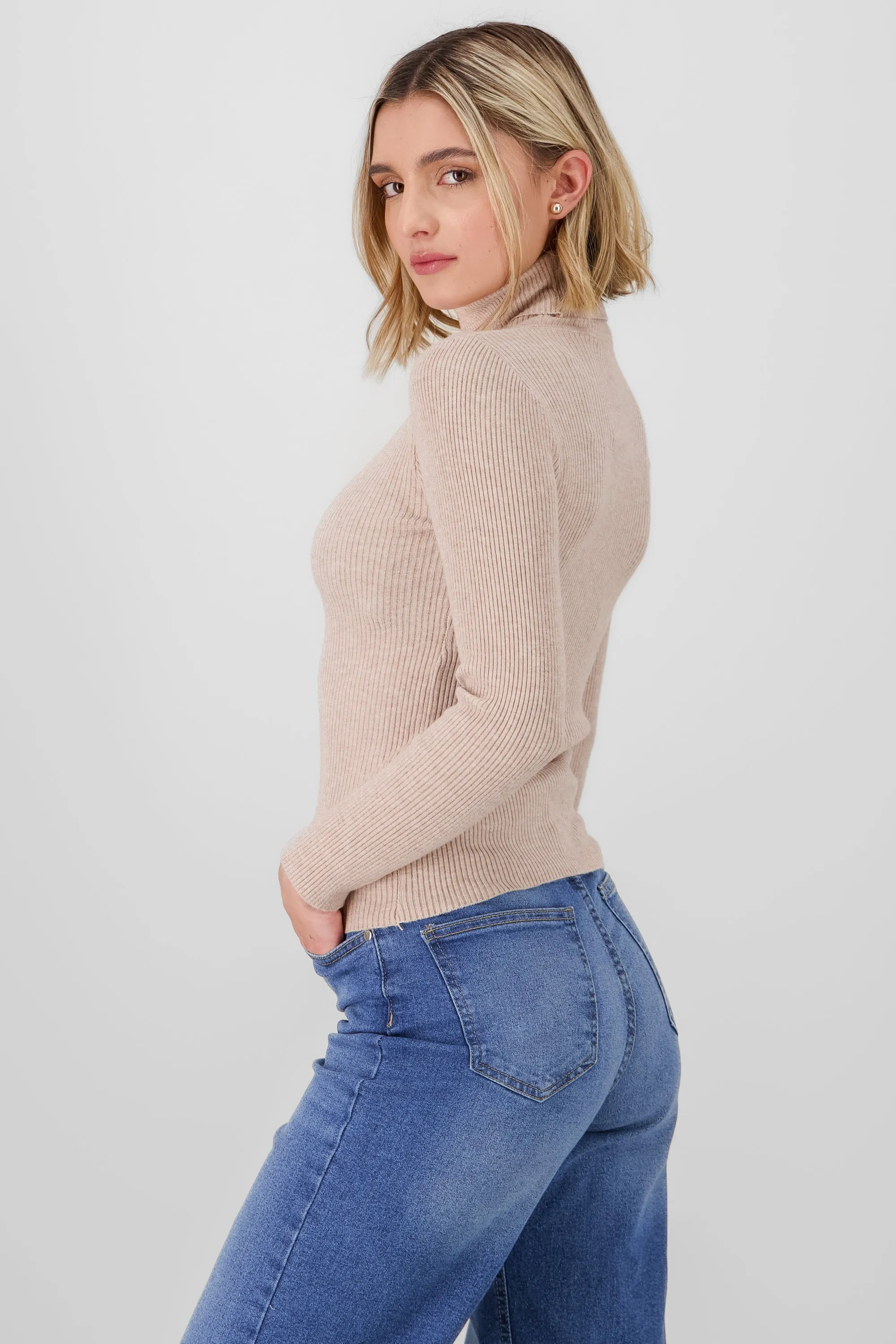 Sueter tejido suave cuelo alto fits all sold by Shasa product image thumbnail 3