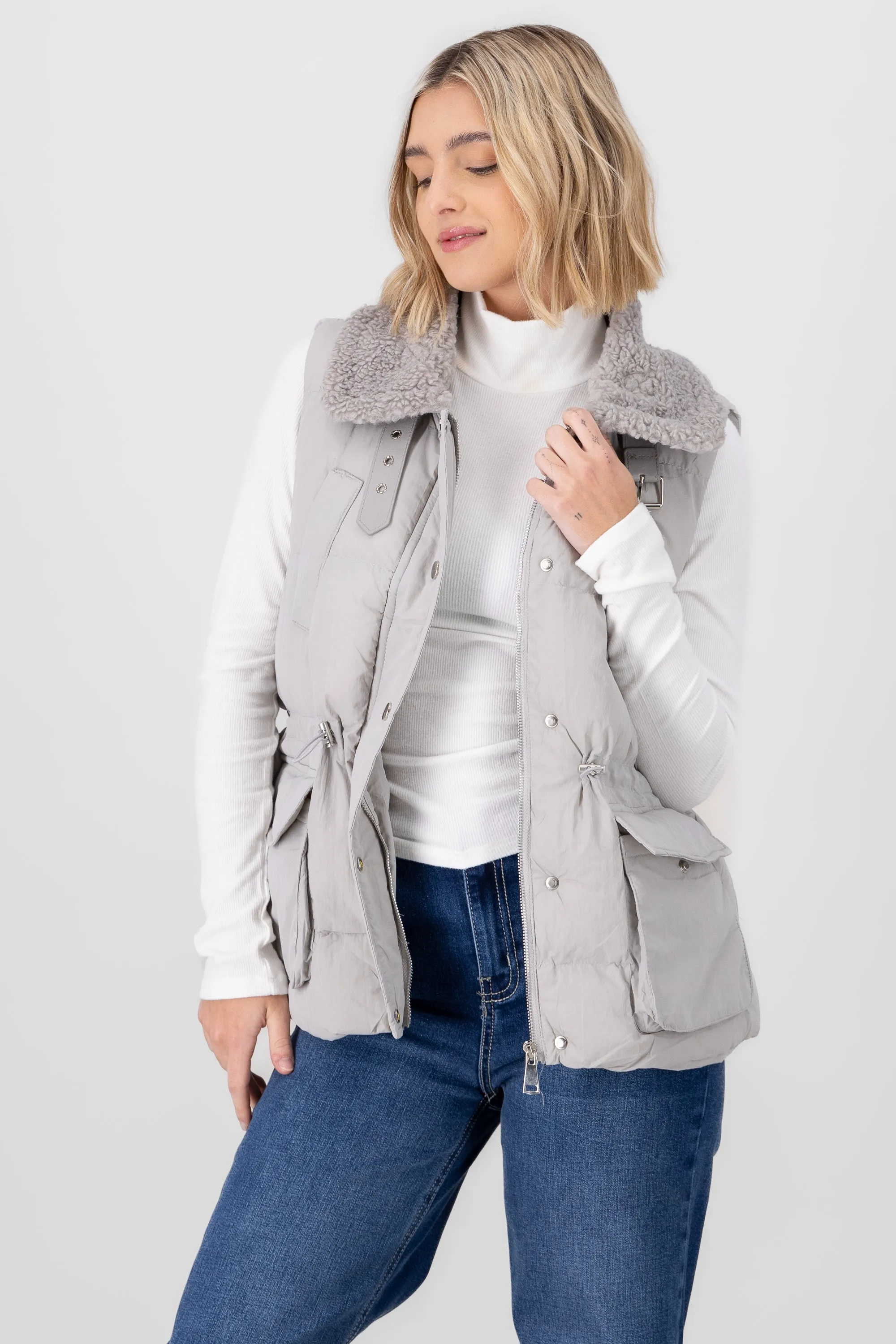 CHALECO DETALLE BORREGO sold by Shasa