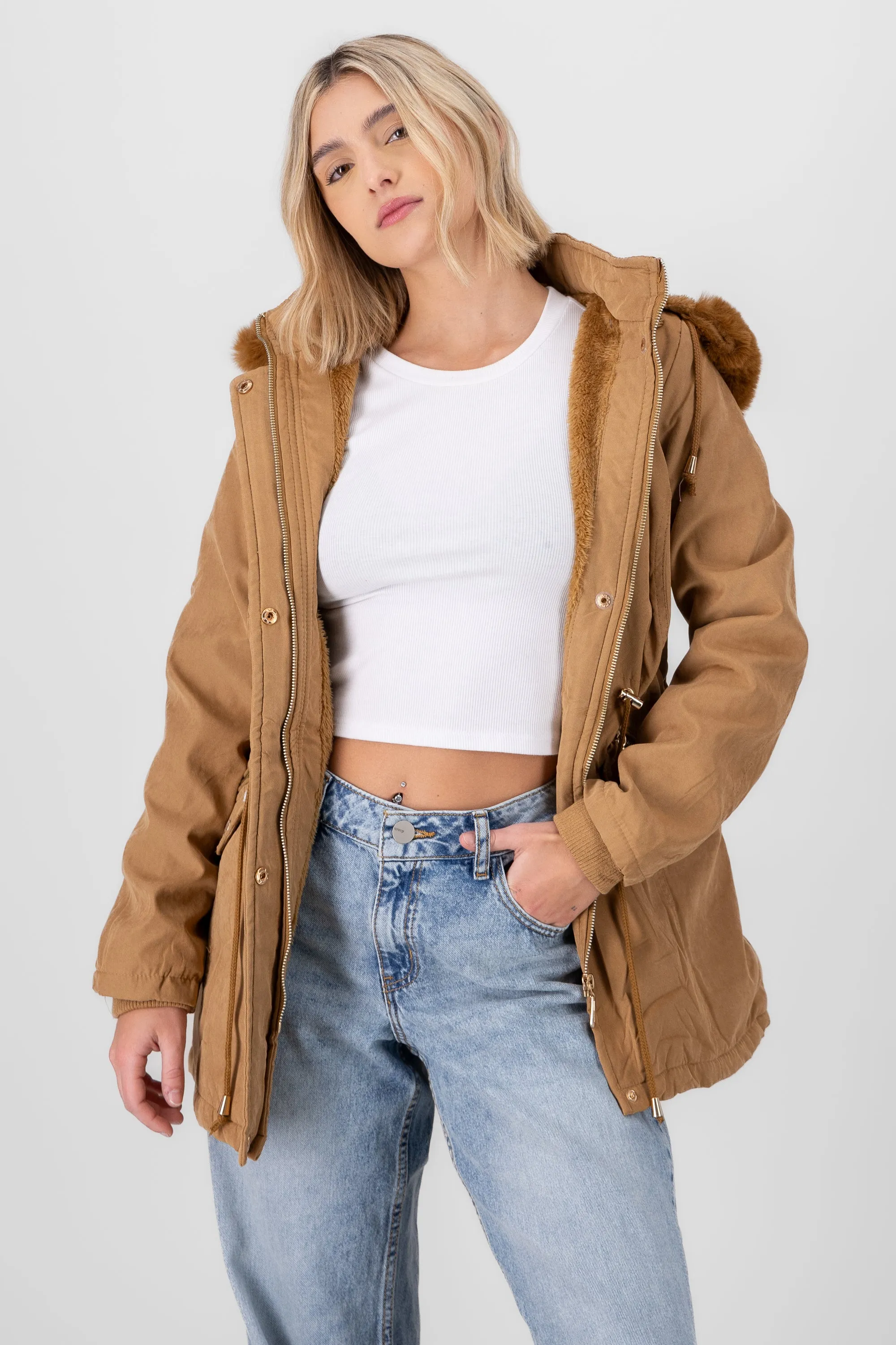 Gabardina bolsas cierre gorro sold by Shasa