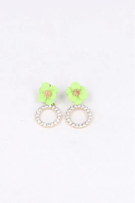 Aretes Flor Circulo Brillos sold by Shasa