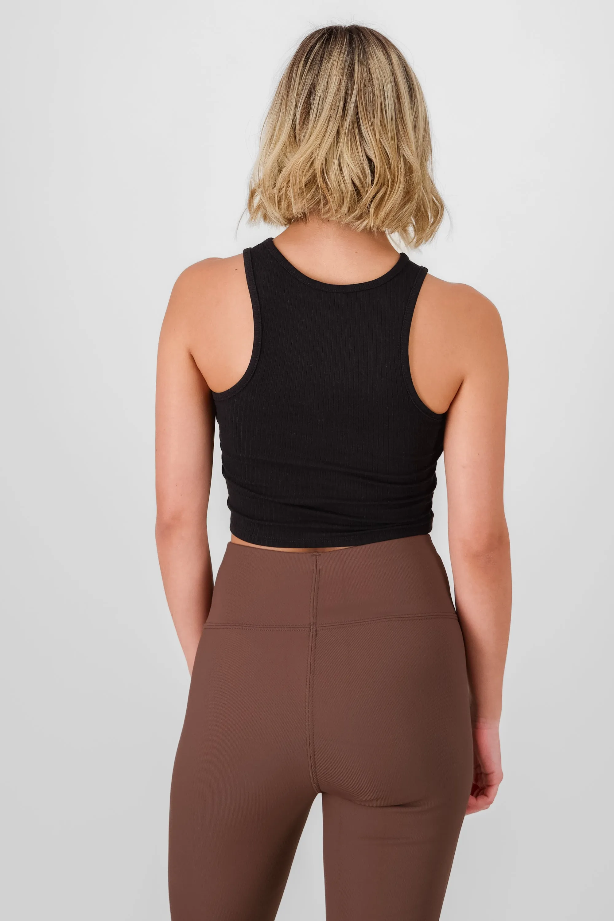 Top sin mangas con cut out liso sold by Shasa product image thumbnail 4