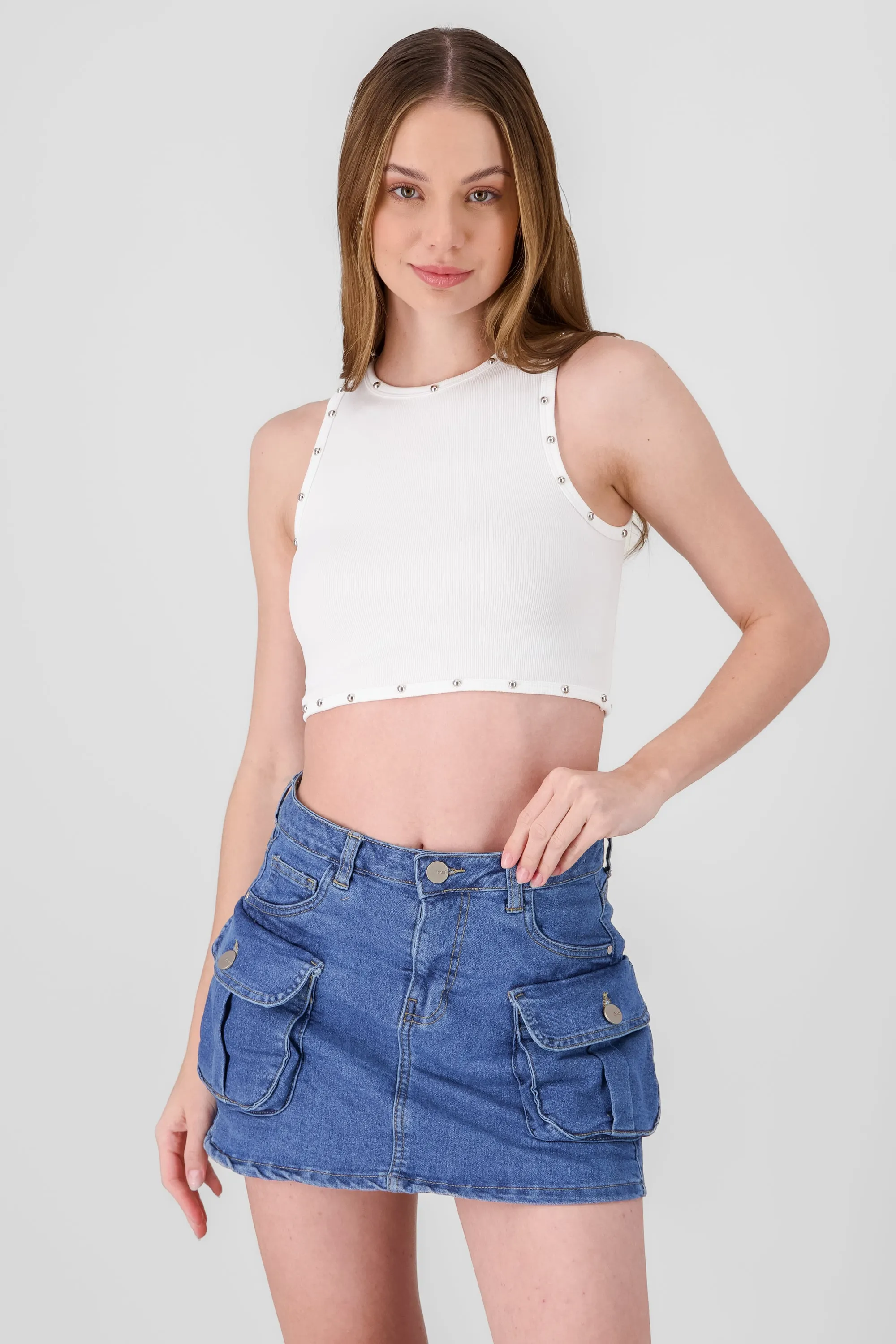 Crop top sin mangas detalle estoperoles sold by Shasa