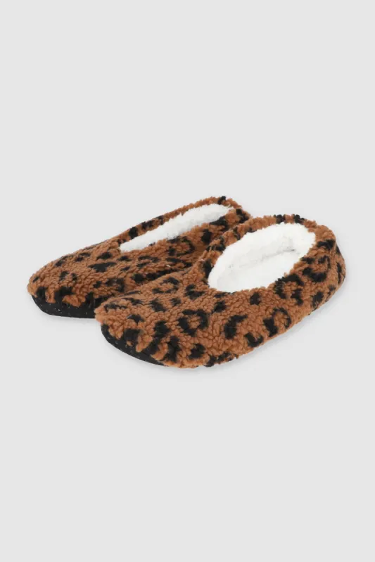 Pantucalceta animal print sold by Shasa