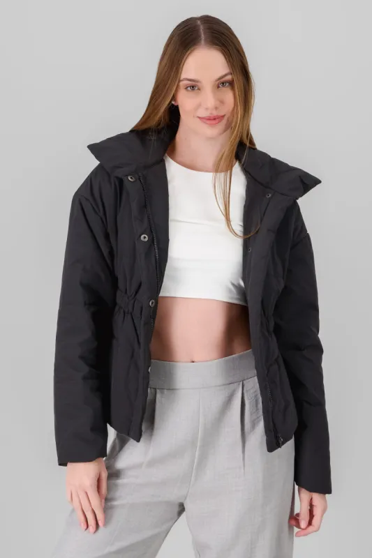 Chamarra capitonada detalle cintura sold by Shasa