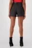 Shorts con pinza y cinturon hypsters sold by Shasa