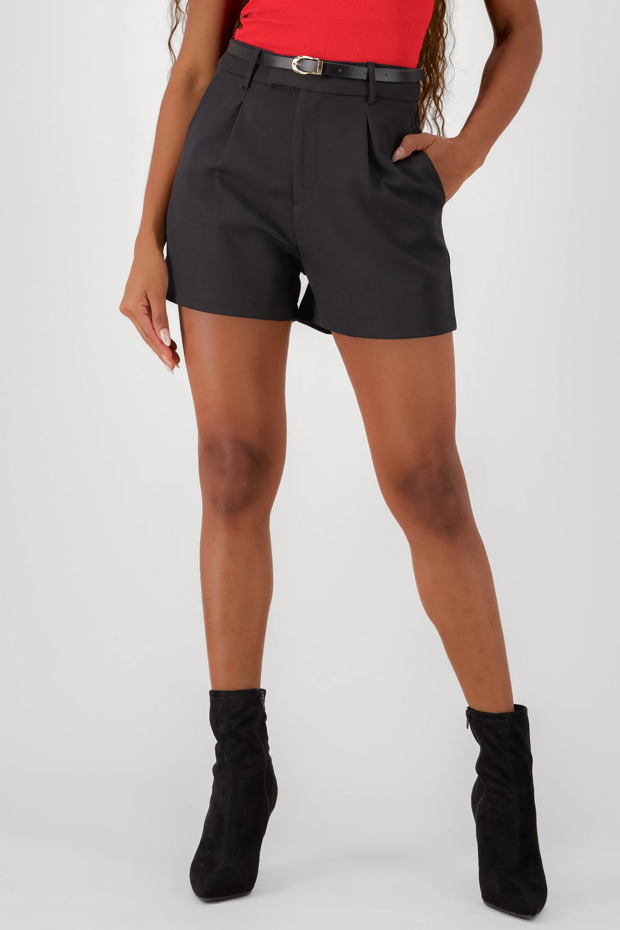 Shorts con pinza y cinturon hypsters sold by Shasa product image thumbnail 2