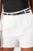 Shorts con pinza y cinturon hypsters sold by Shasa