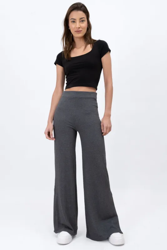 Pantalon amplio rib sold by Shasa