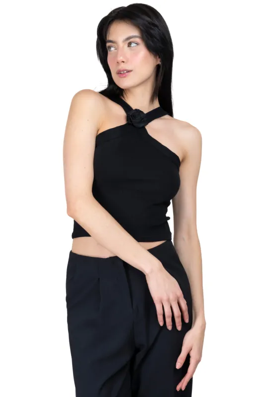 Top halter tirantes detalle flor sold by Shasa
