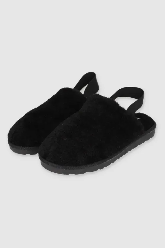 Pantufla fluffy elastico sold by Shasa