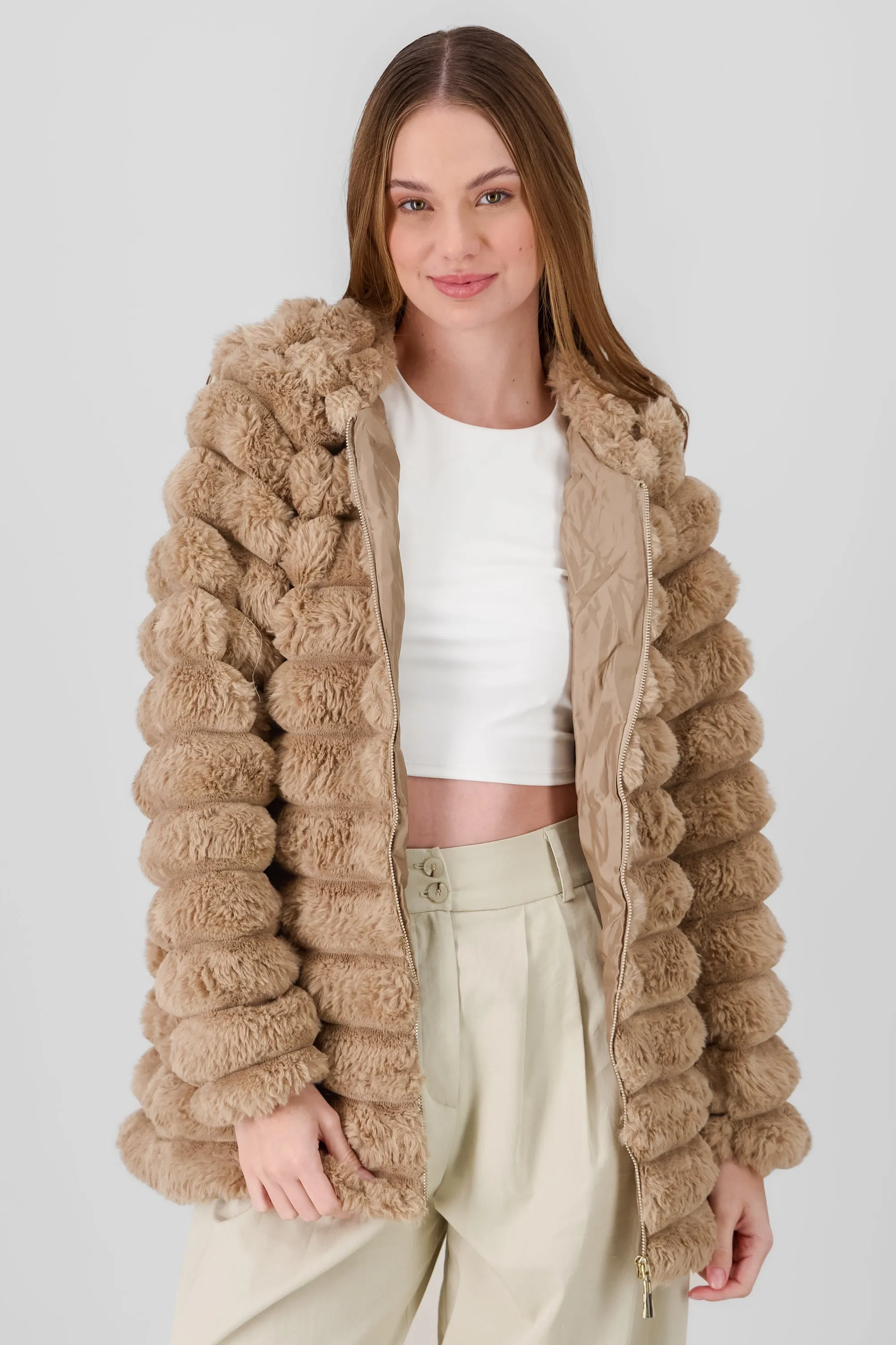 Abrigo capitonado peluche sold by Shasa