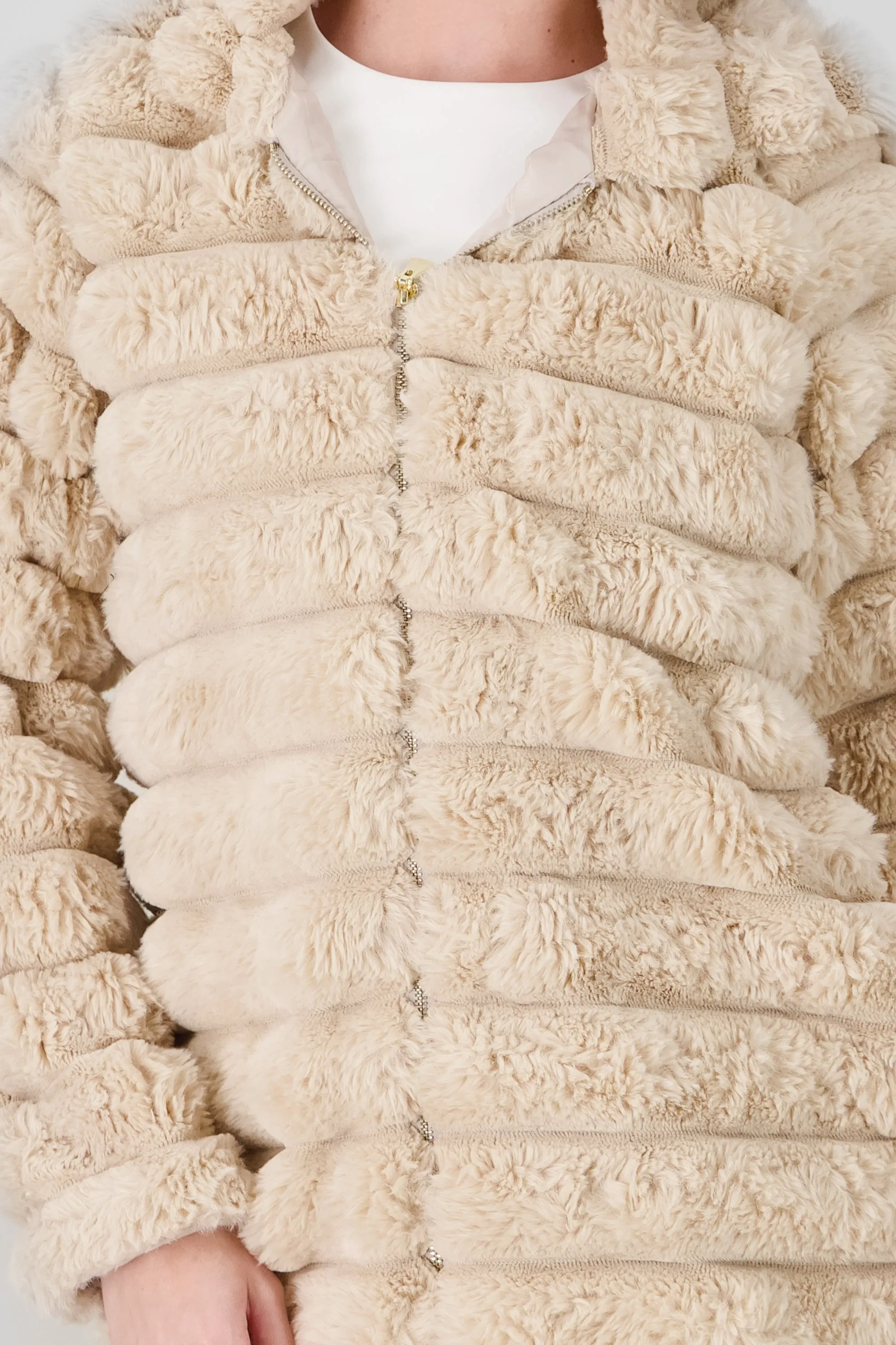 Abrigo capitonado peluche sold by Shasa product image thumbnail 5