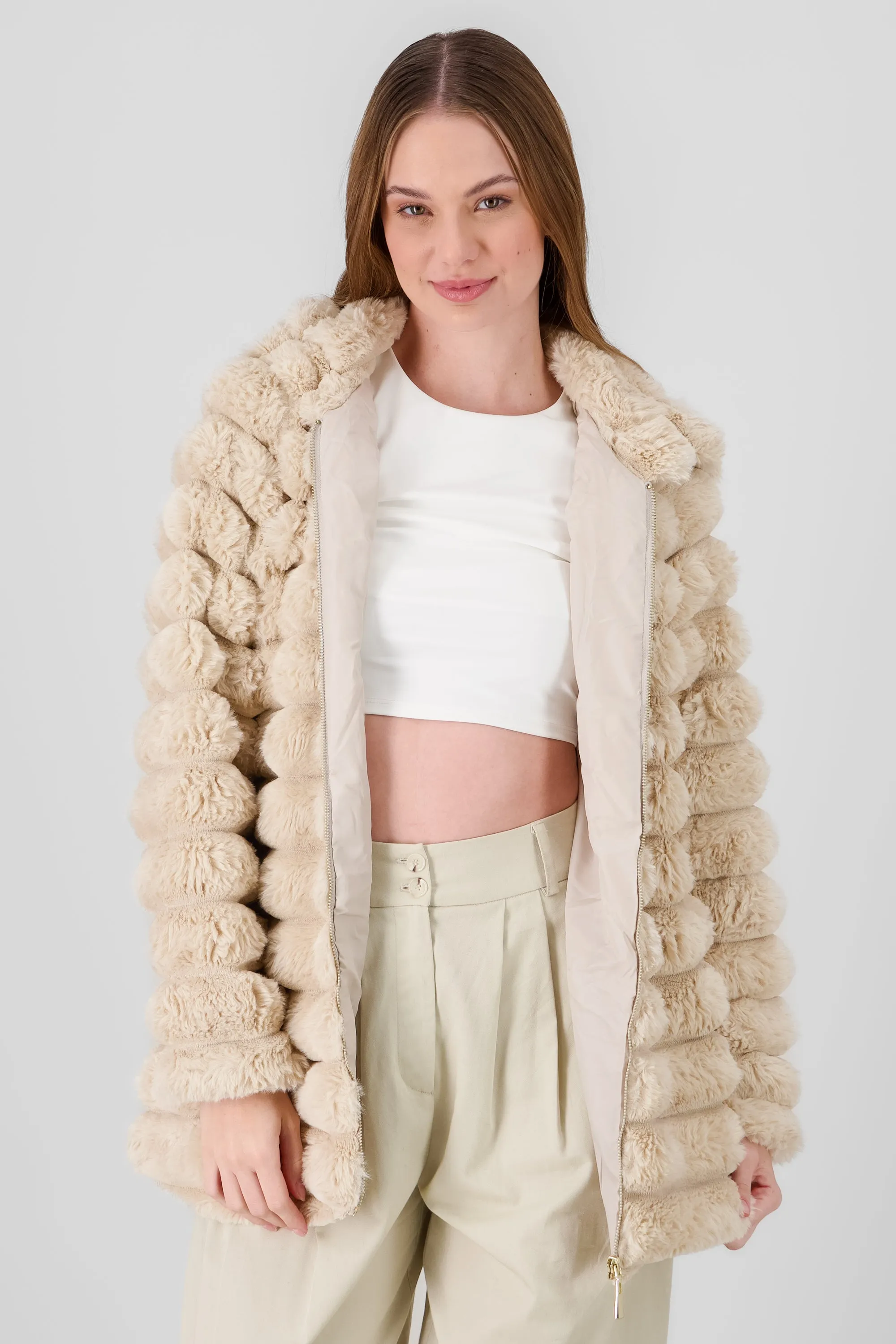 Abrigo capitonado peluche sold by Shasa