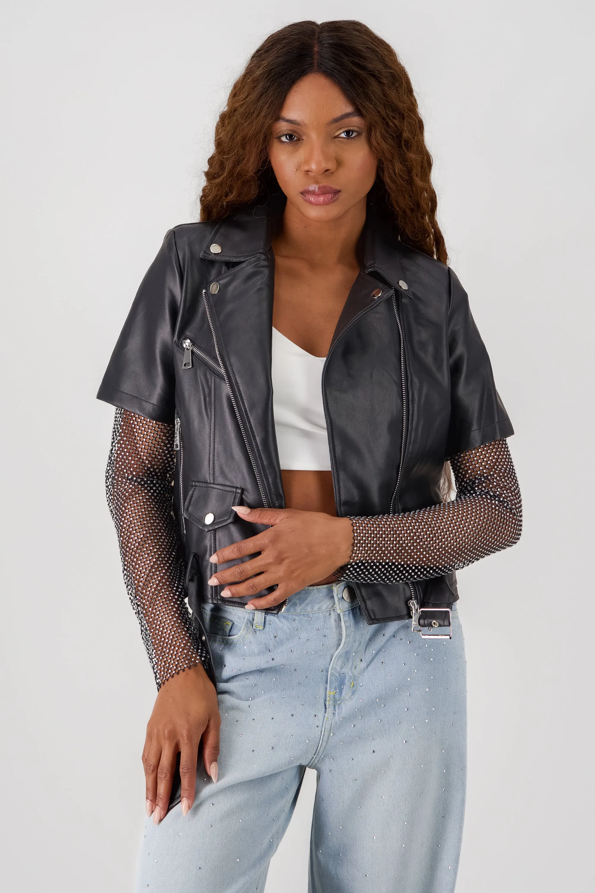 CHAMARRA MANGAS BRILLOS sold by Shasa