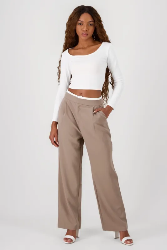 Pantalon de vestir detalle pretina contraste sold by Shasa