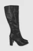 Bota estructurada larga puntual sold by Shasa