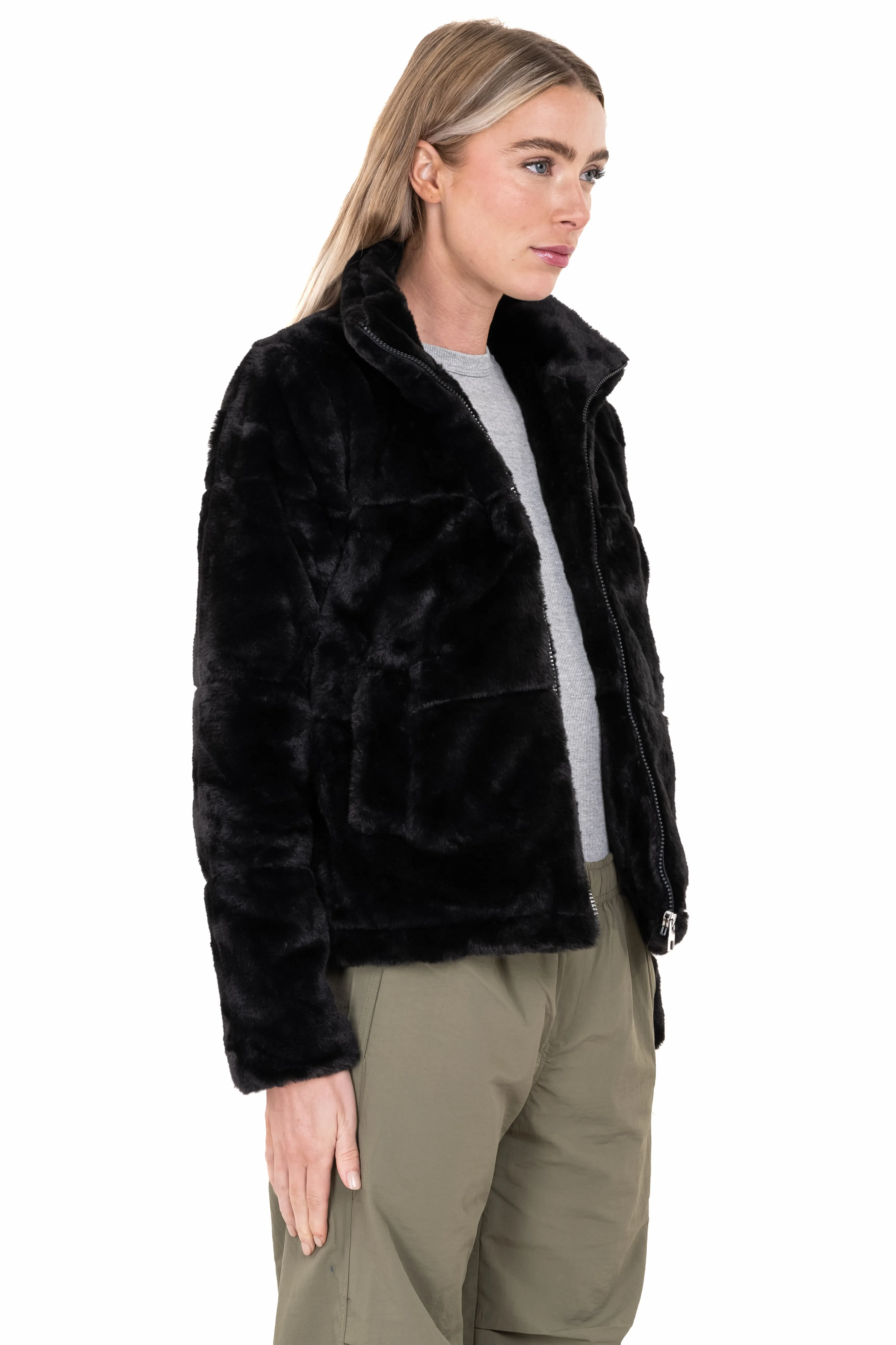 Chamarra cuello alto peluche sold by Shasa product image thumbnail 3