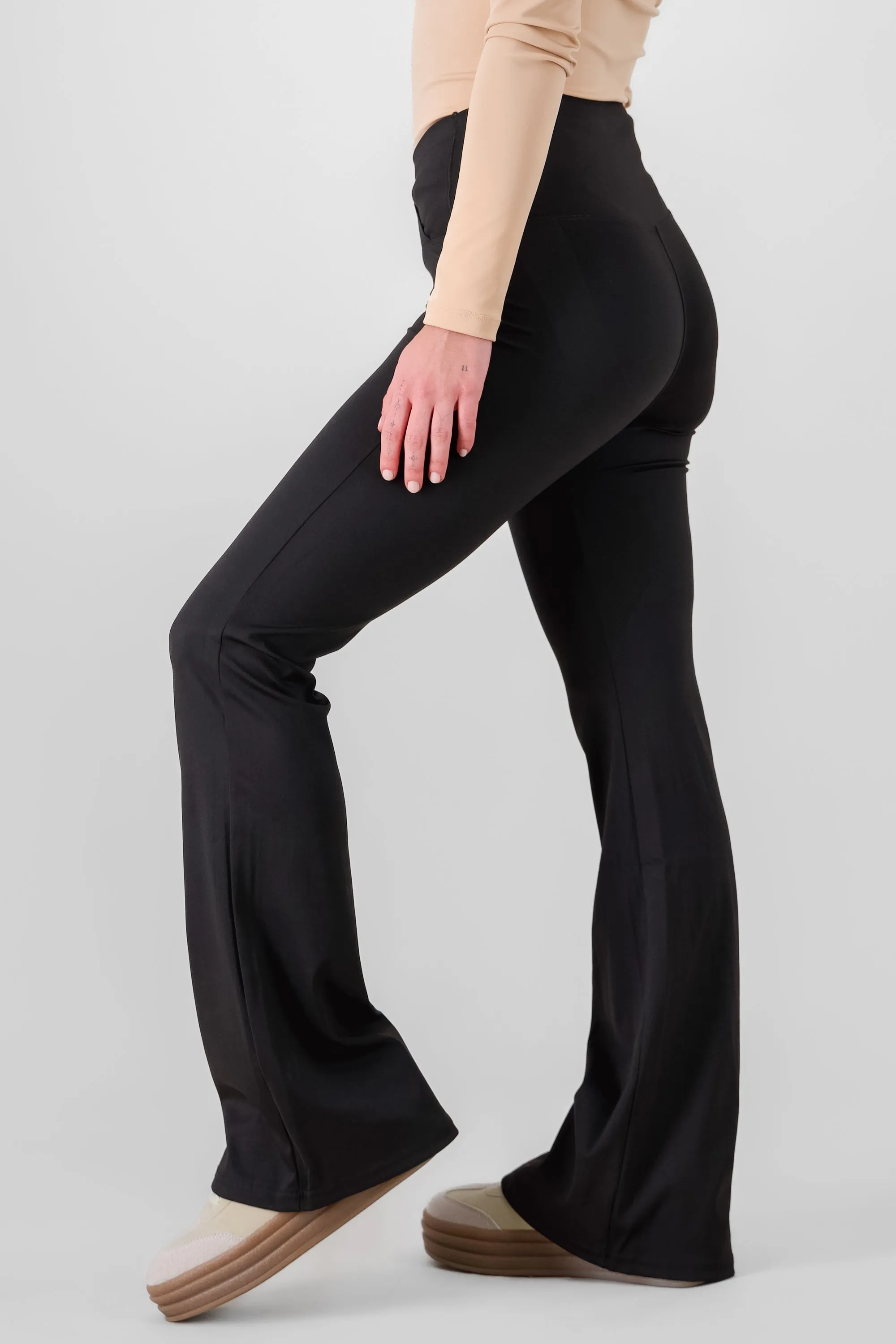 Leggings lisos pretina cruzada sold by Shasa product image thumbnail 3