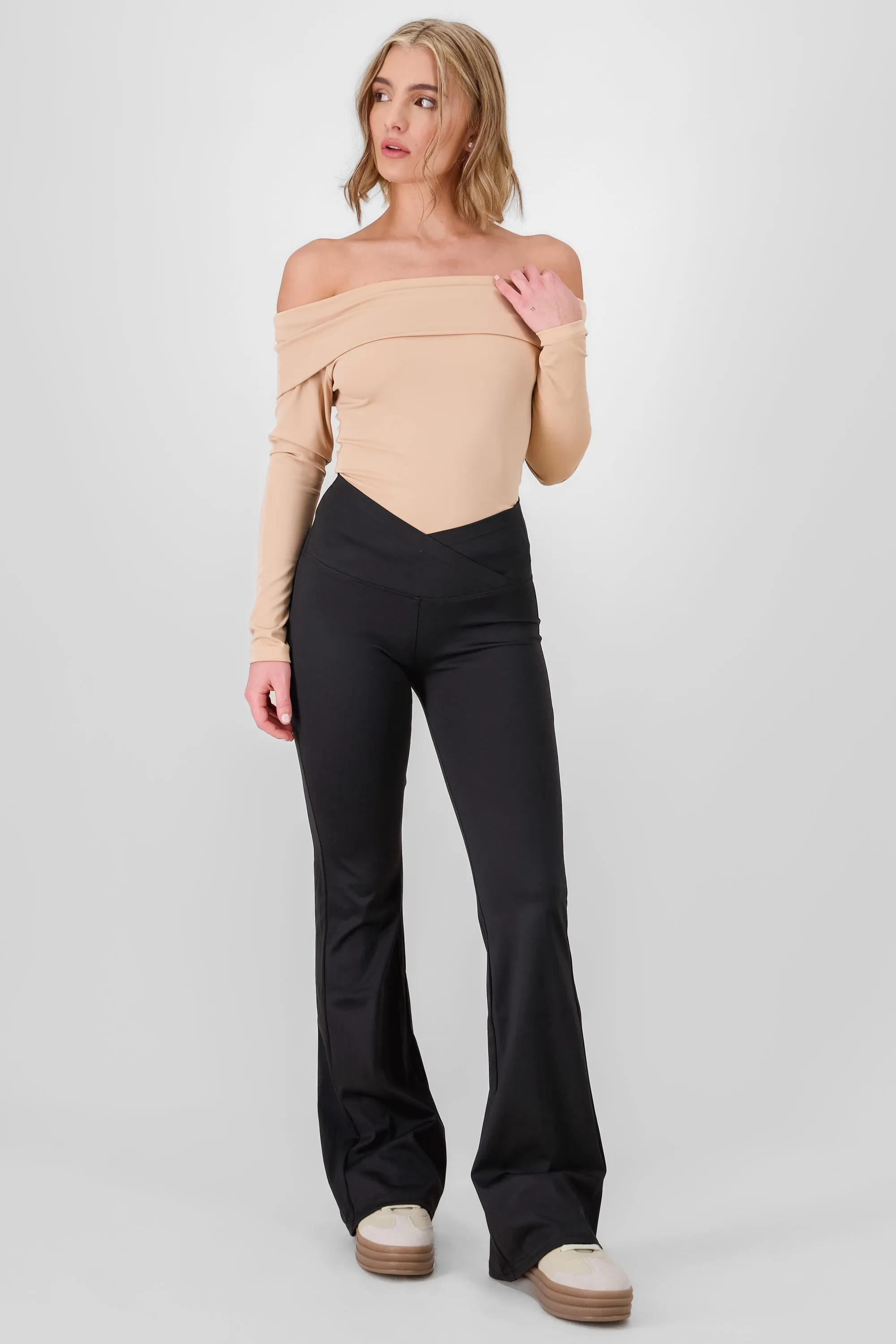 Leggings lisos pretina cruzada sold by Shasa