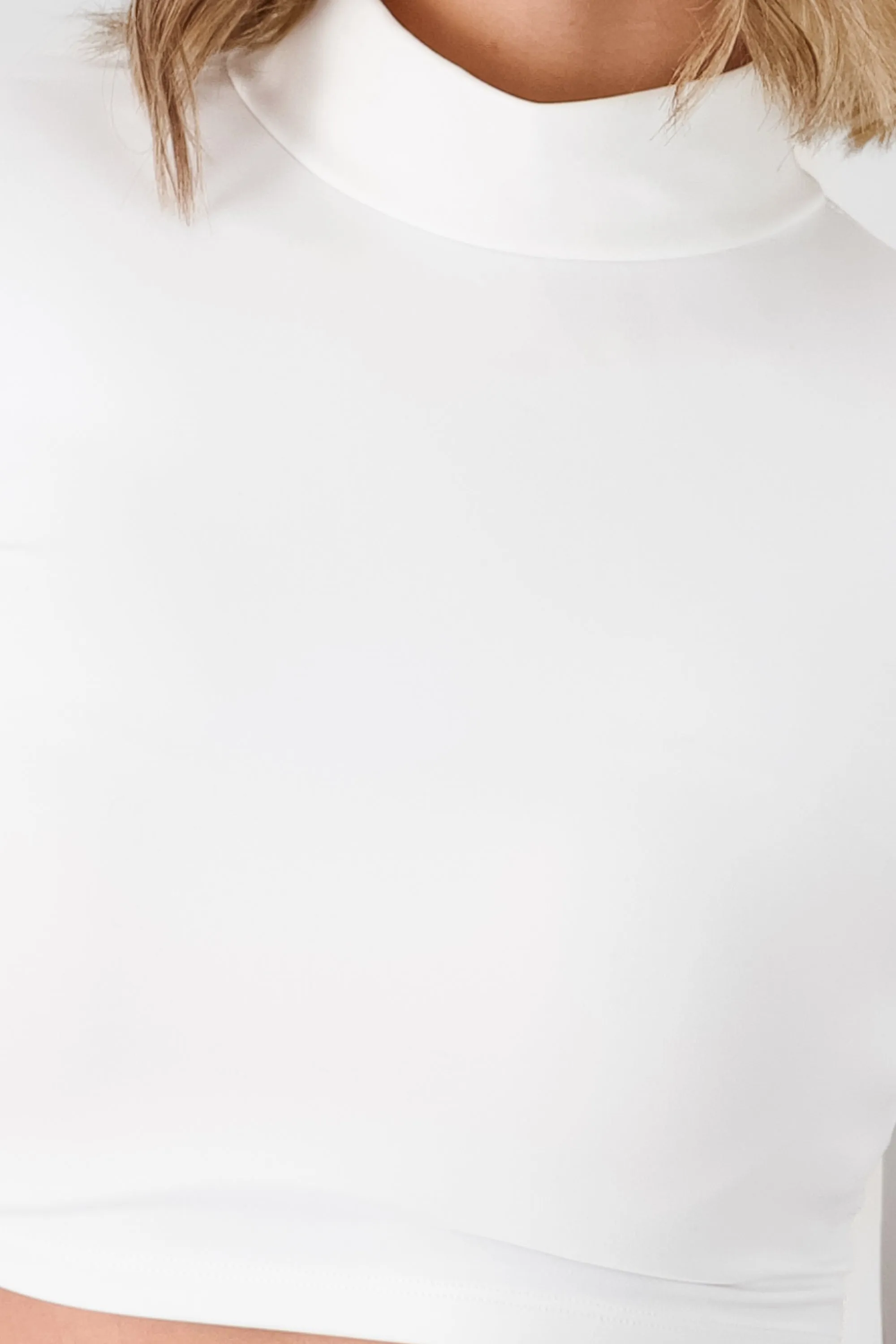 Crop top manga larga cuello liso sold by Shasa product image thumbnail 5