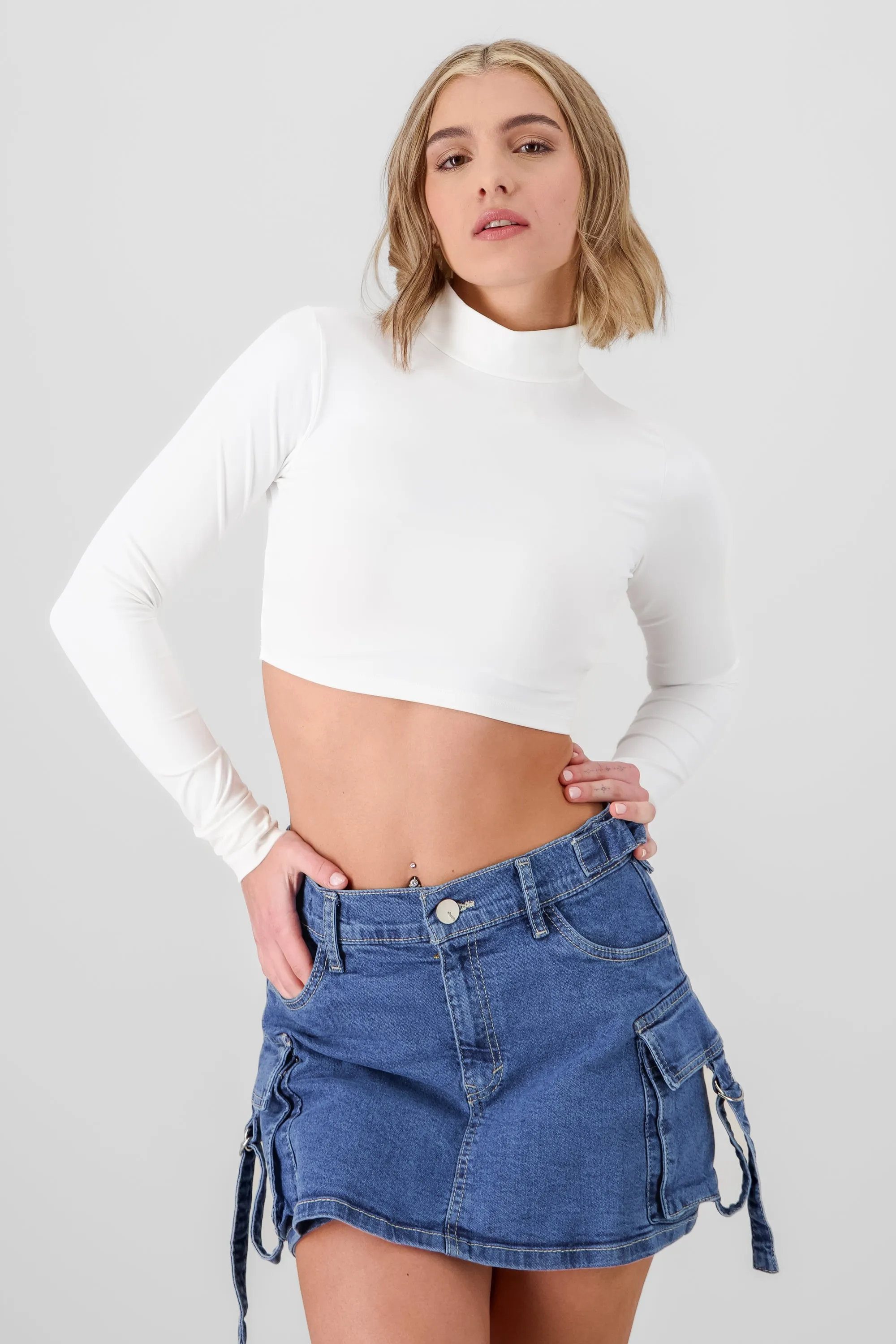 Crop top manga larga cuello liso sold by Shasa product image thumbnail 2