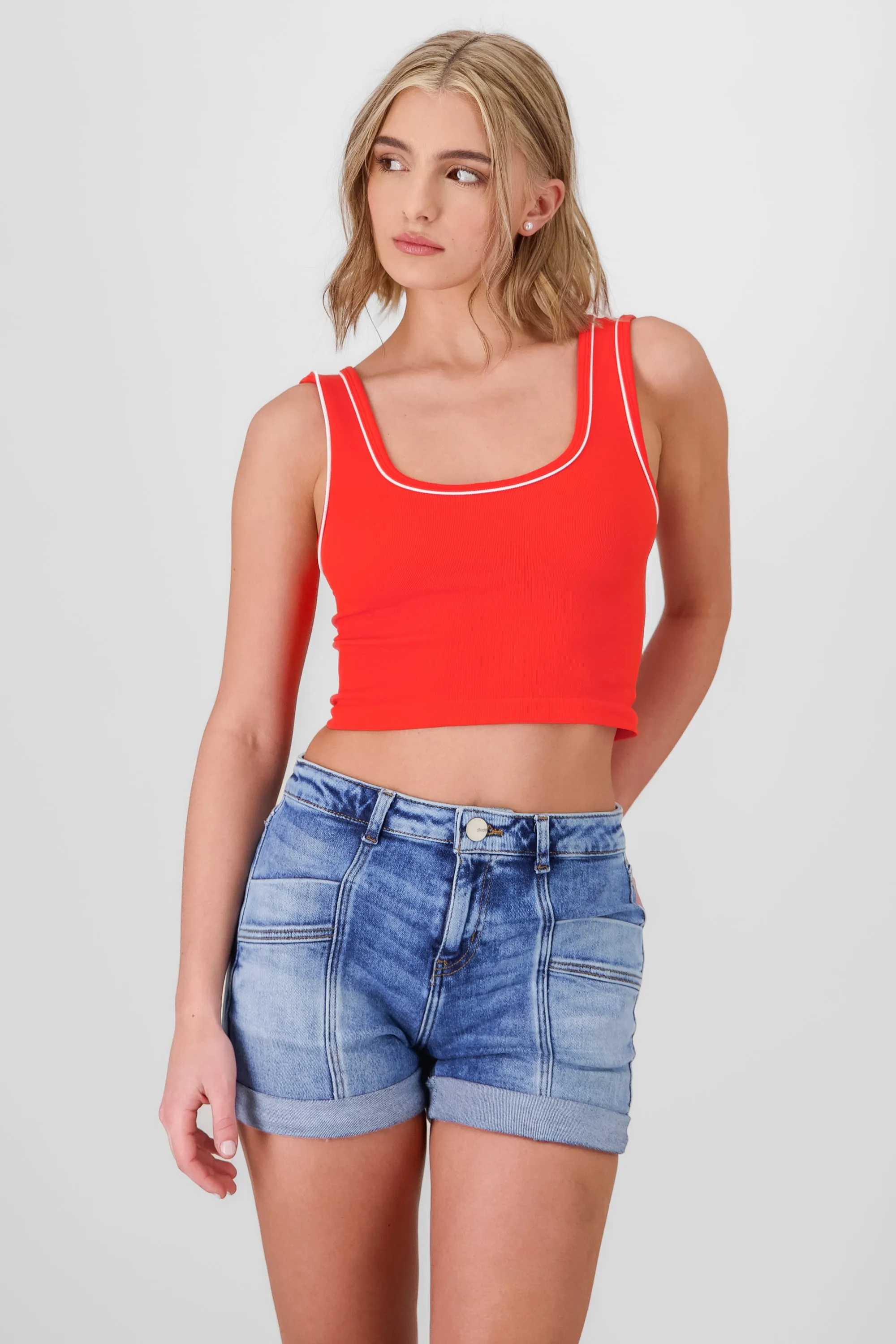 Tank top corto seamless detalle contraste sold by Shasa product image thumbnail 2