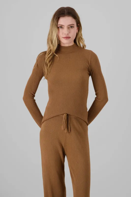 Sueter tejido ligero manga larga cuello redondo sold by Shasa