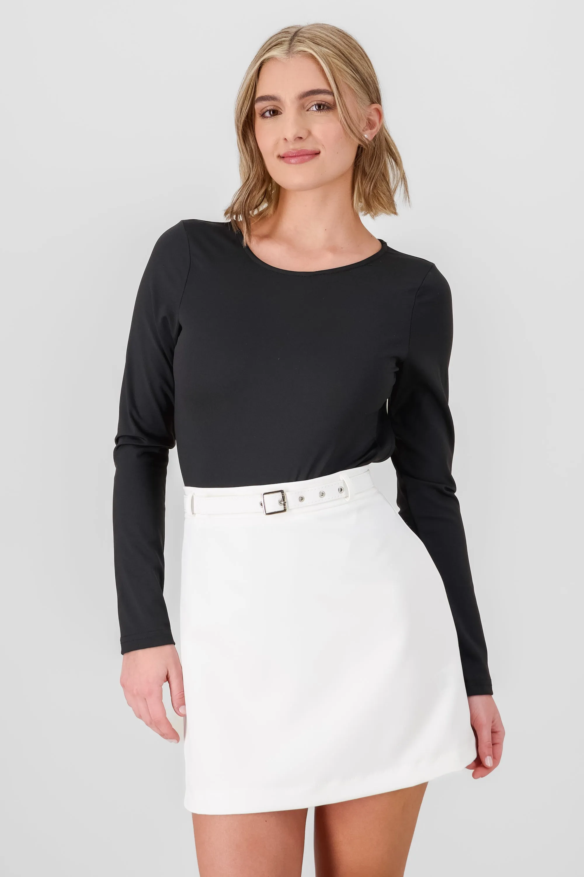 Body manga larga espalda abierta con cinturon sold by Shasa