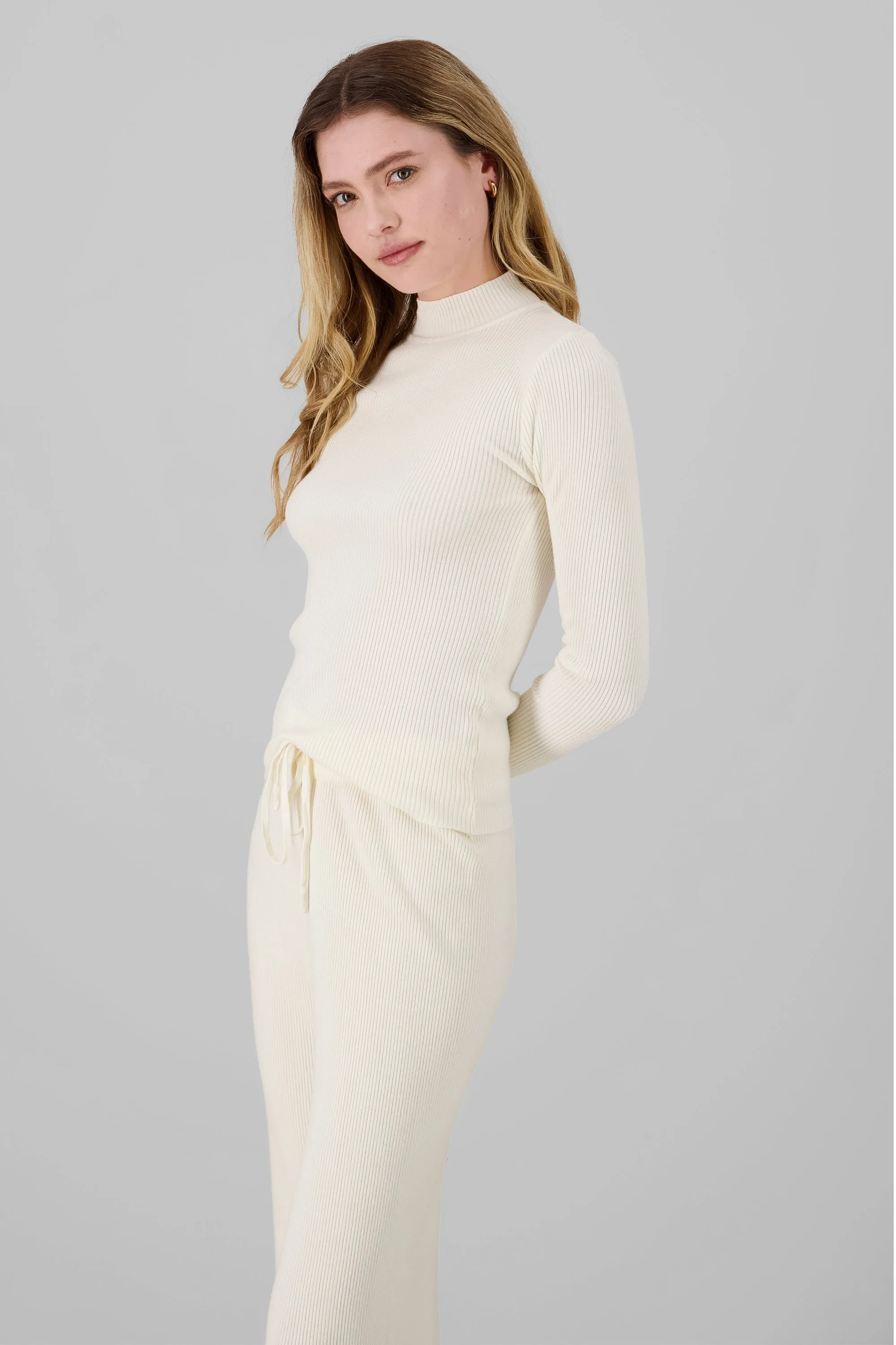 Sueter tejido ligero manga larga cuello redondo sold by Shasa product image thumbnail 3