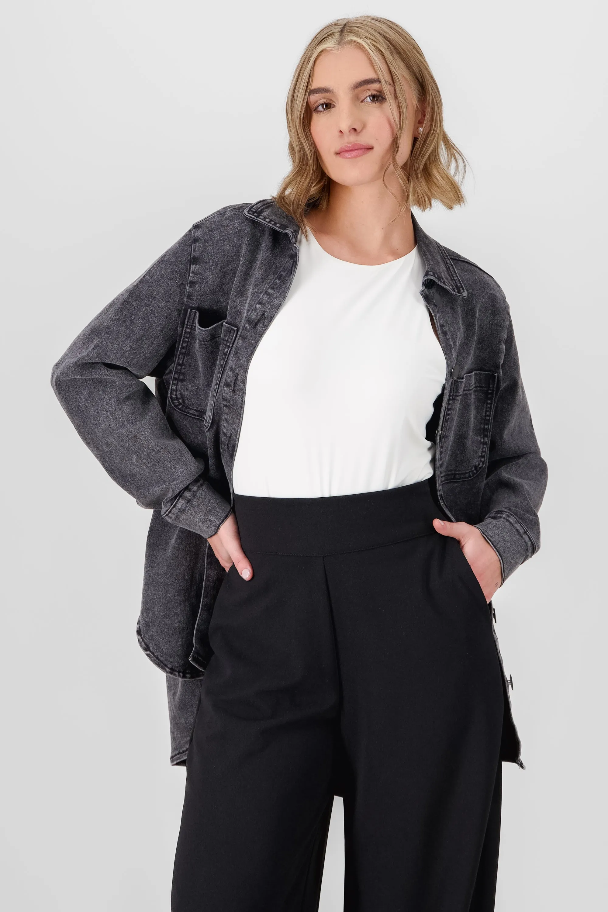 Sobre camisa denim con bolsas Hypsters sold by Shasa