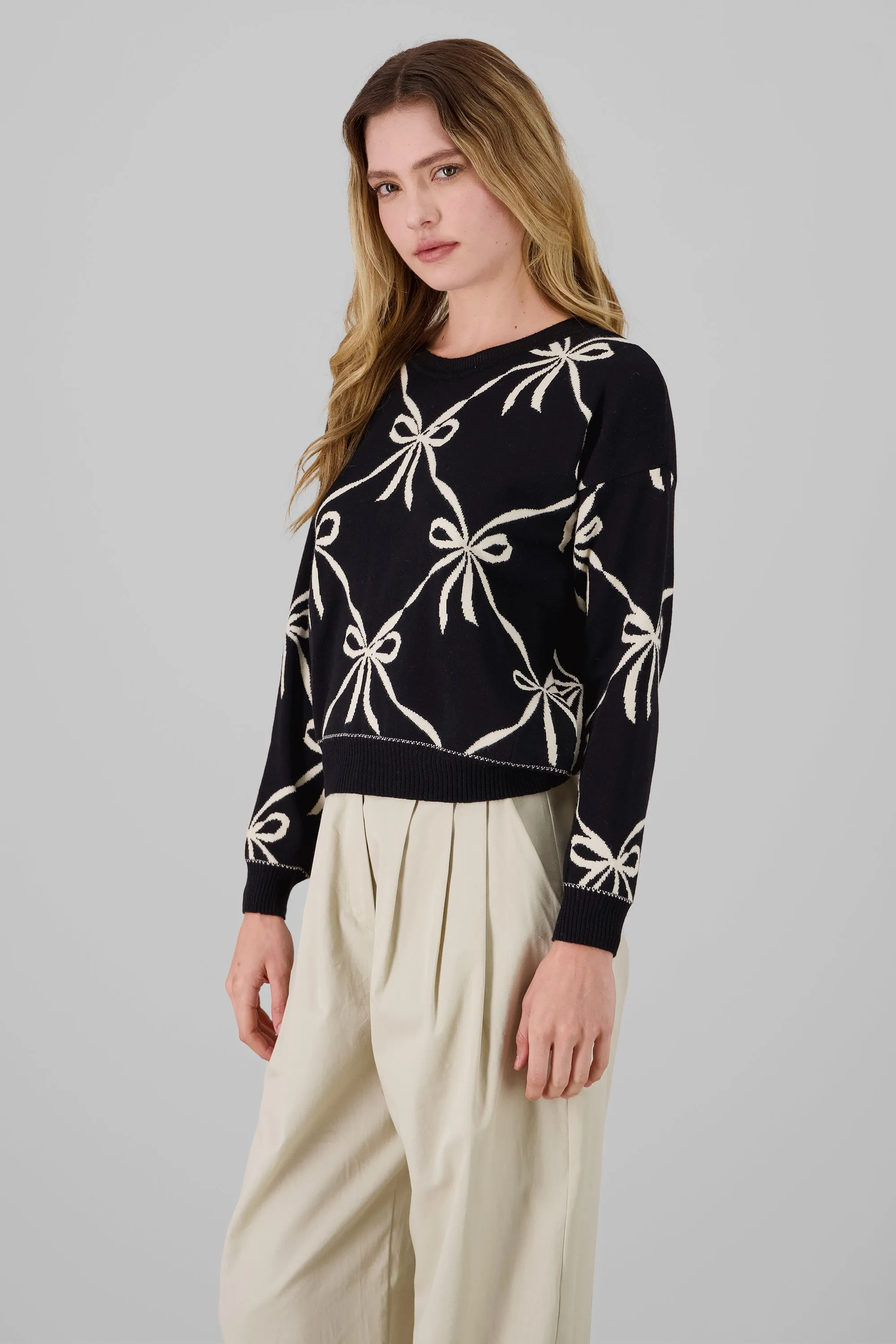 Sueter moños manga larga sold by Shasa product image thumbnail 3