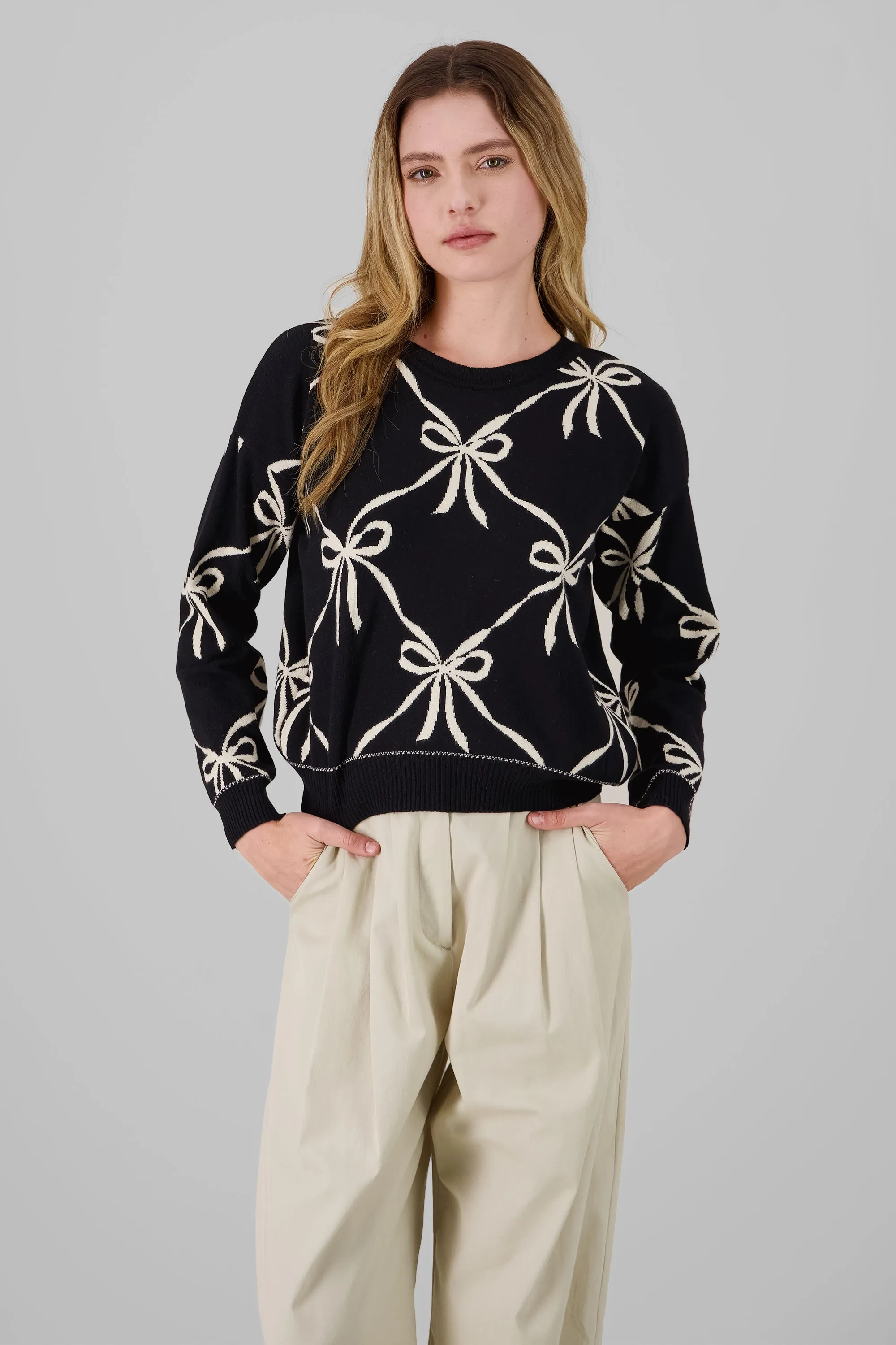 Sueter moños manga larga sold by Shasa product image thumbnail 2