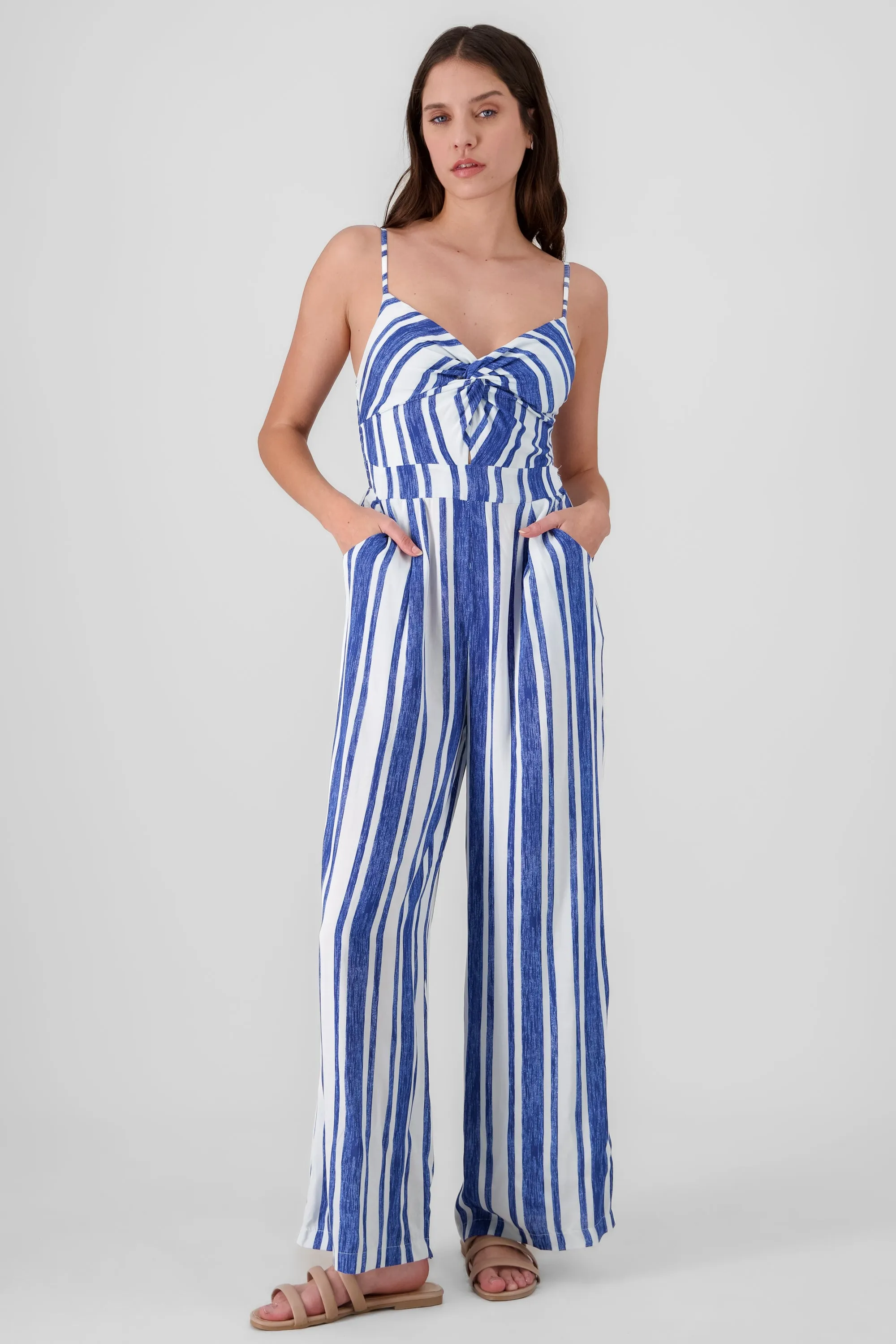 Jumpsuit rayas detalla escote sold by Shasa