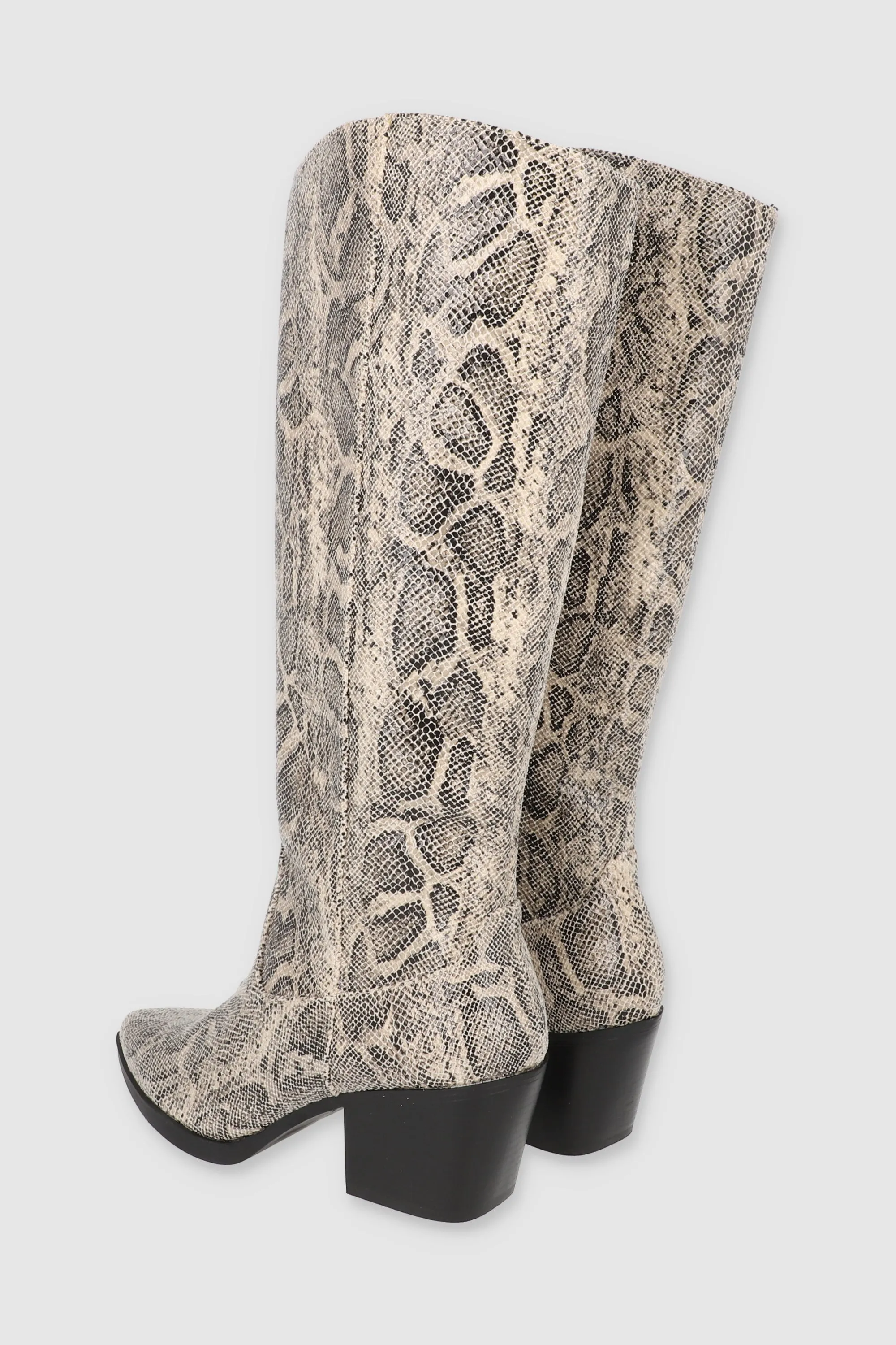 Bota vaquera efecto serpiente sold by Shasa product image thumbnail 4