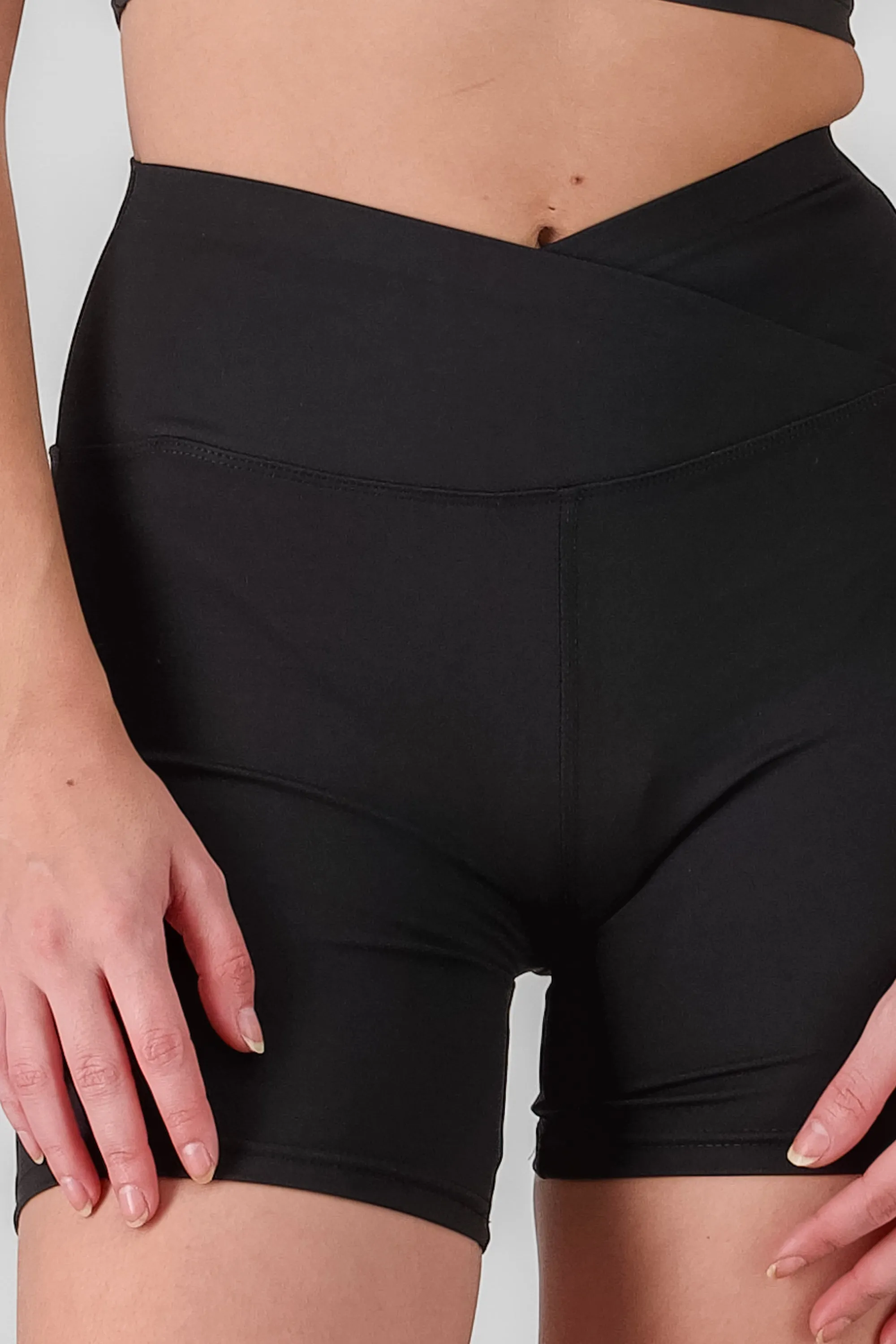 Biker shorts con pretina cruzada liso sold by Shasa product image thumbnail 5