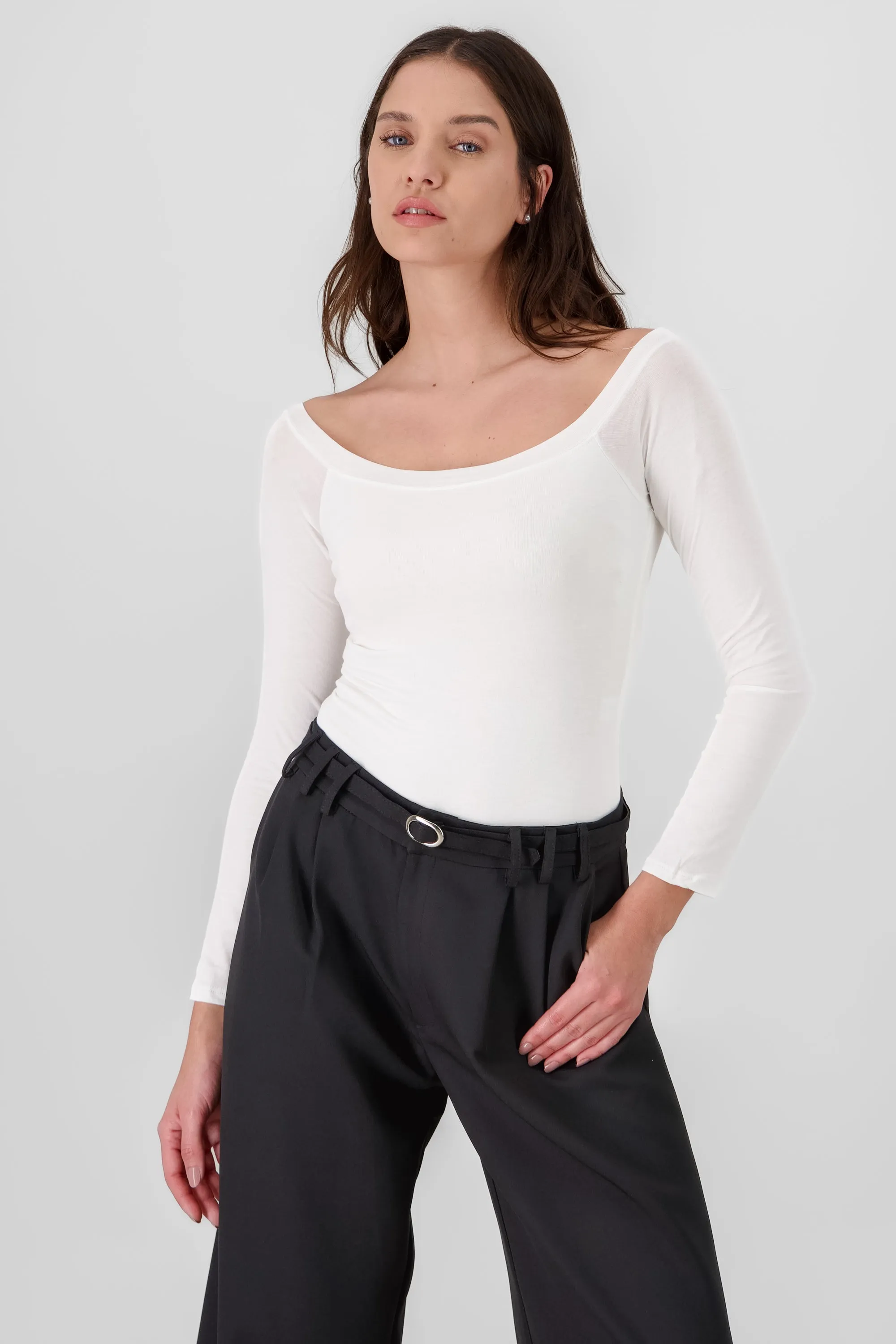 Body sin hombros liso manga larga sold by Shasa