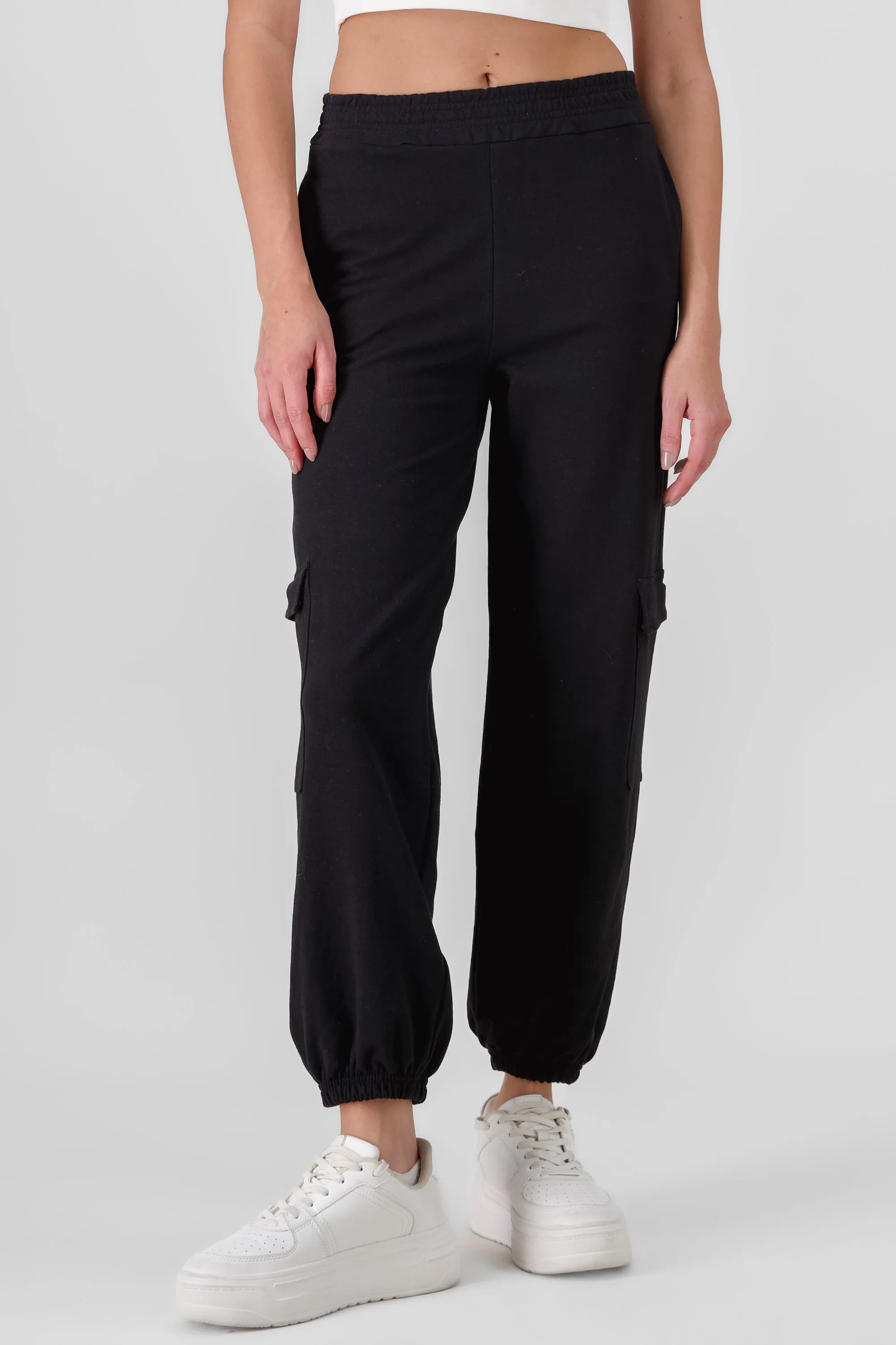 Jogger liso bolsas cargo sold by Shasa product image thumbnail 2