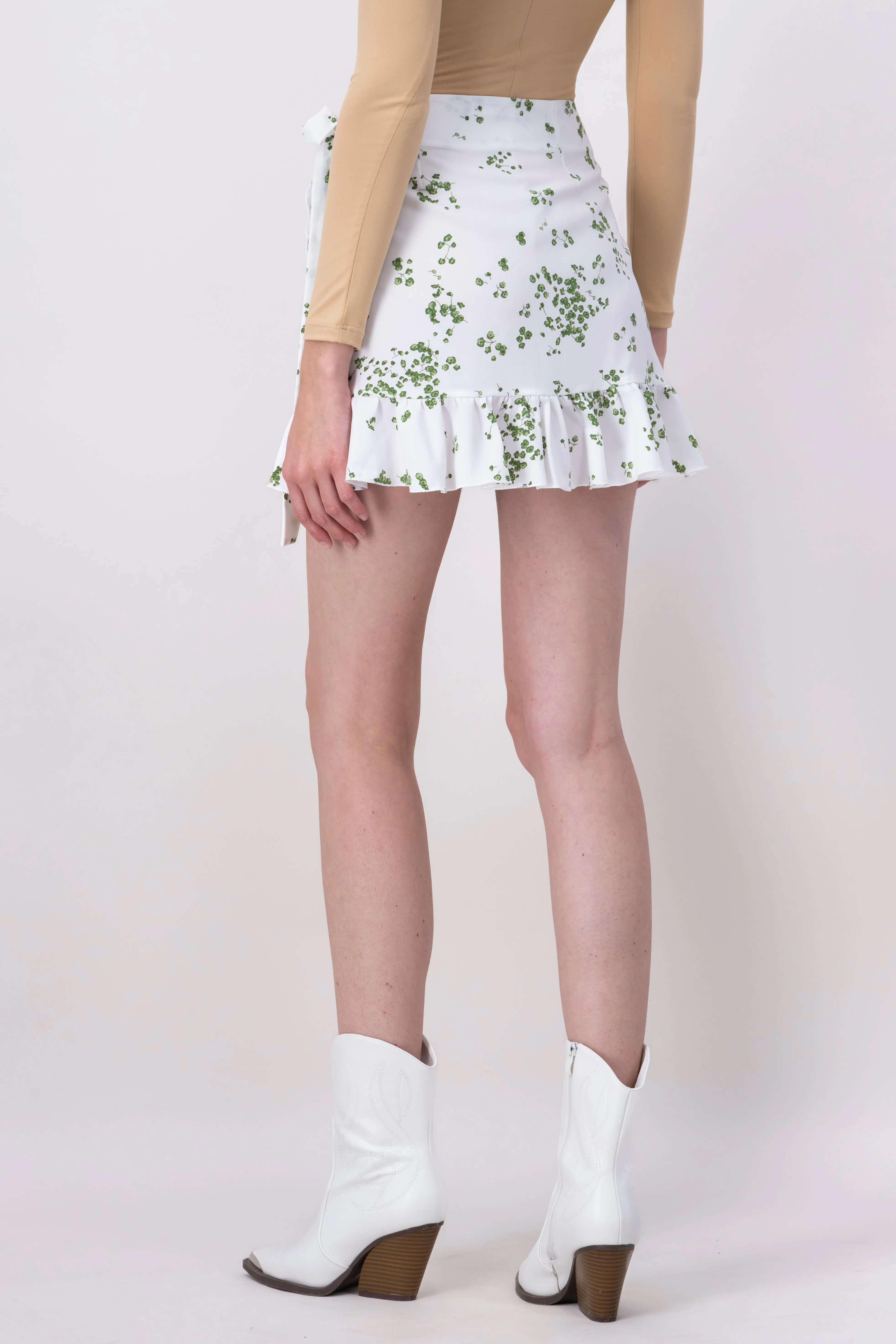 Mini falda olanes detalle moño sold by Shasa product image thumbnail 4