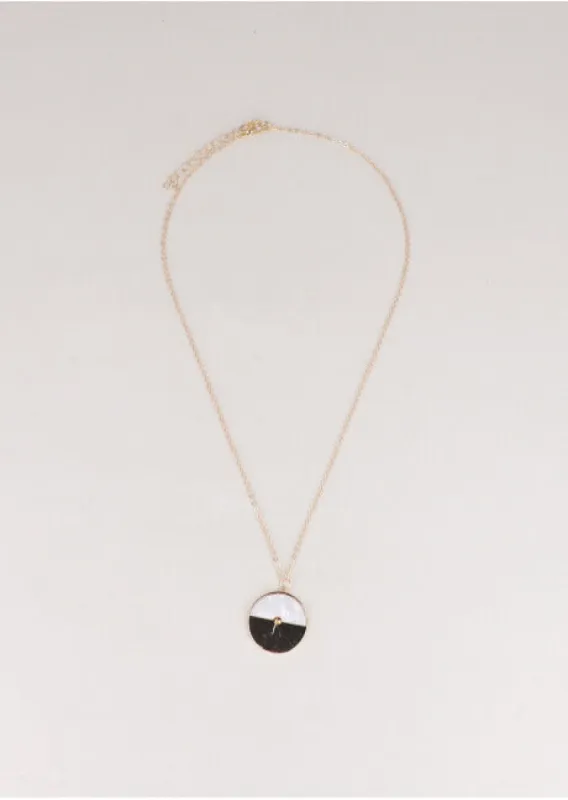 Collar Circulo Luna sold by Shasa