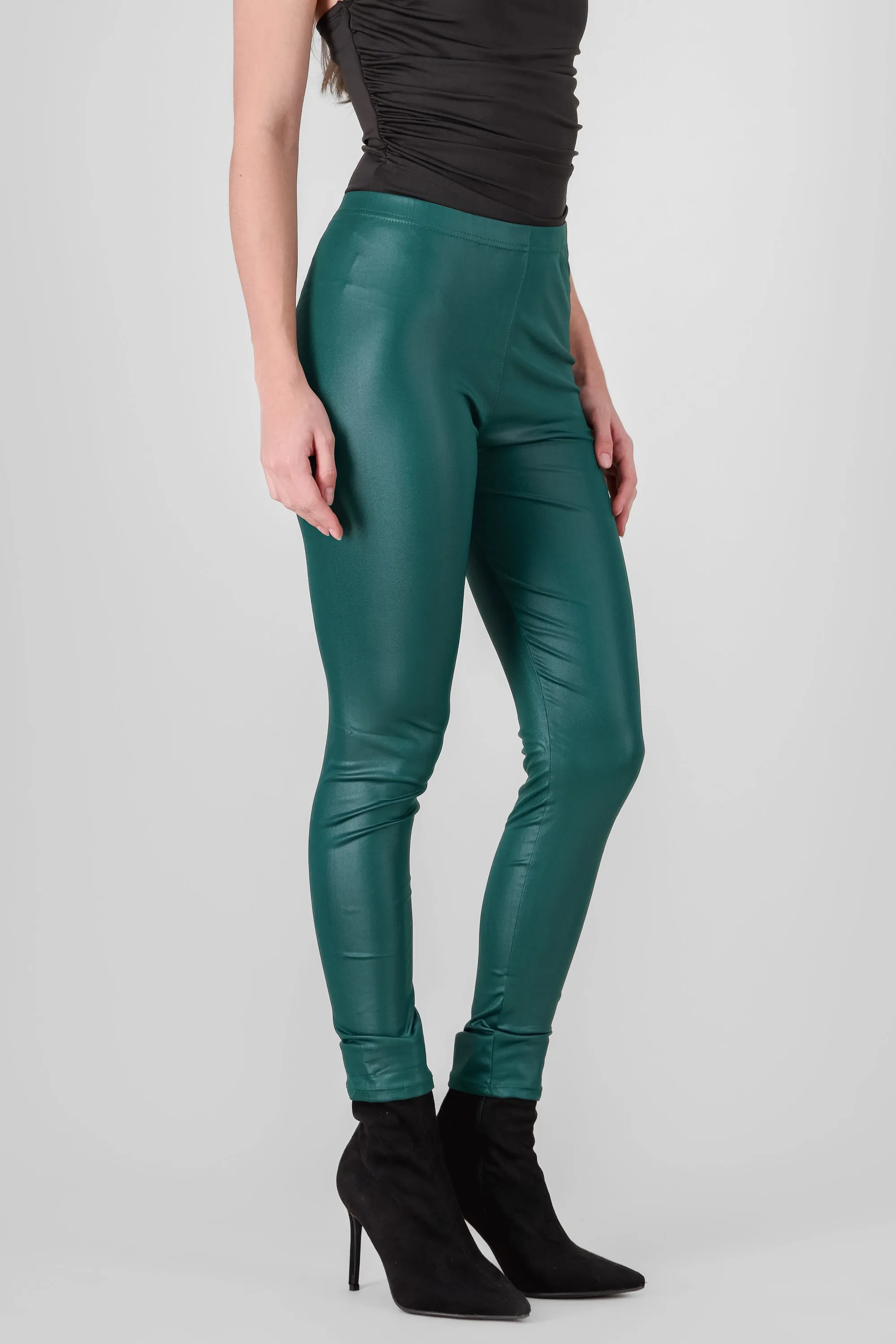 Pantalones pegados tipo piel sold by Shasa product image thumbnail 3