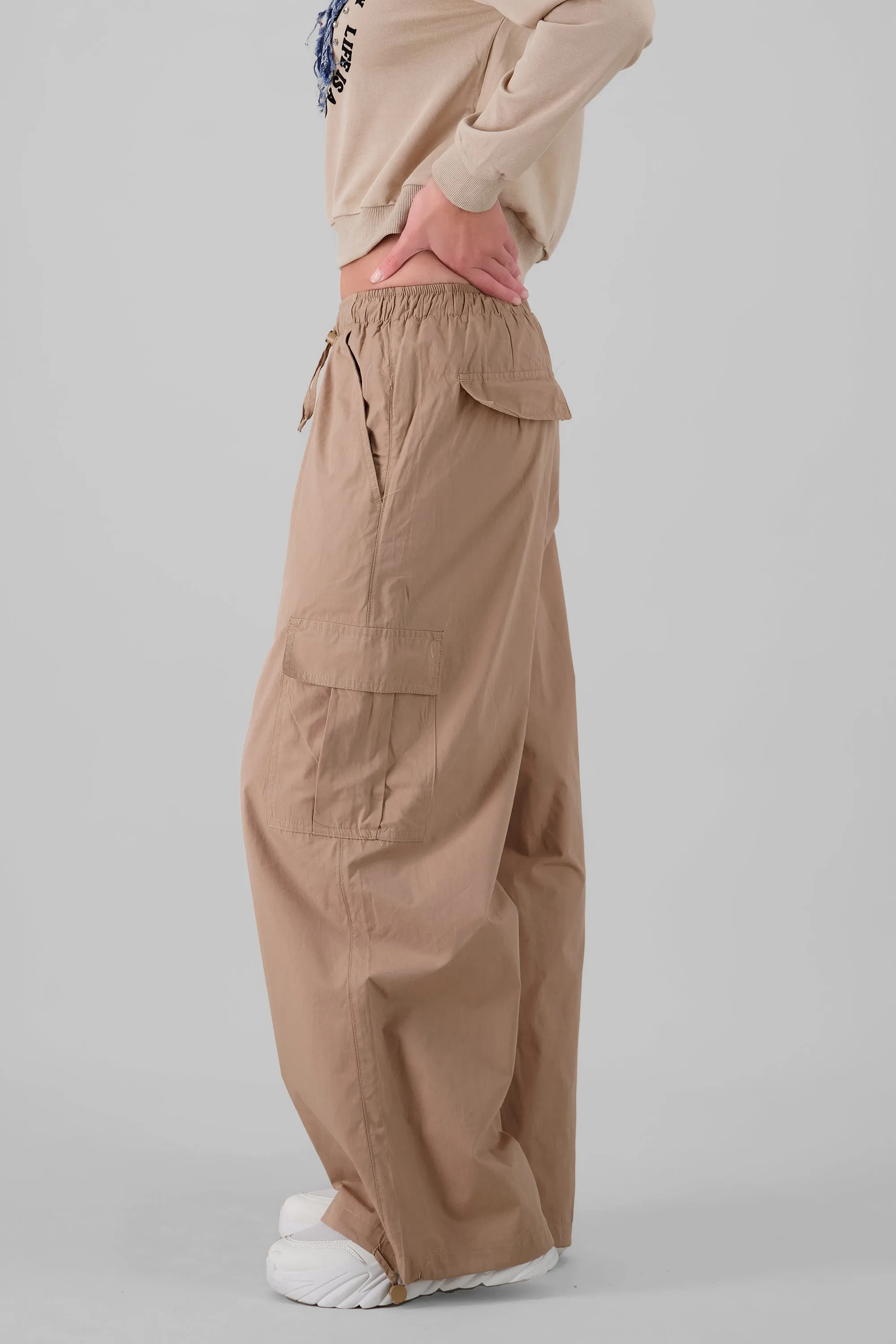Pantalon parachute bolsas cargo sold by Shasa product image thumbnail 3
