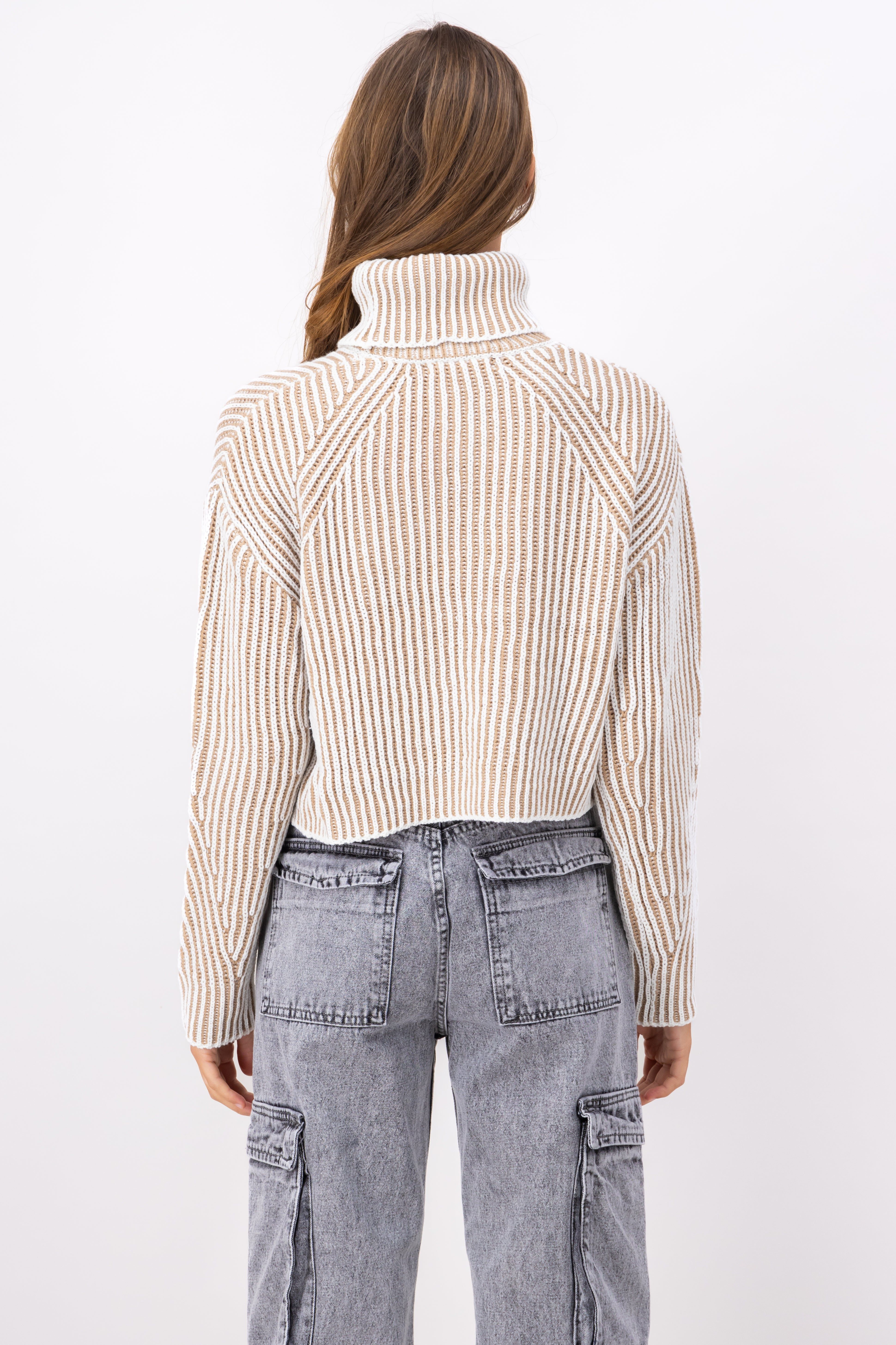 Suéter tejido bicolor cuello alto sold by Shasa product image thumbnail 4